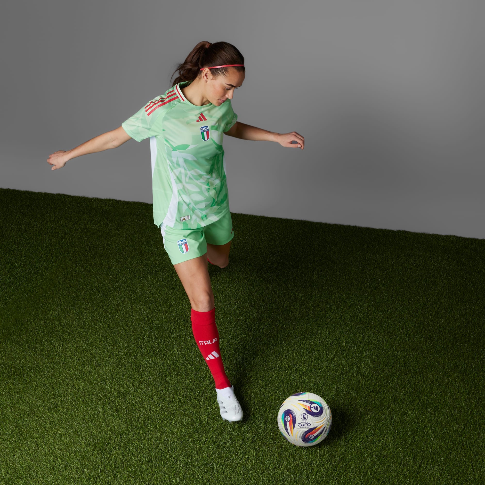 Italy 25 (Women's Team) Away Authentic Jersey