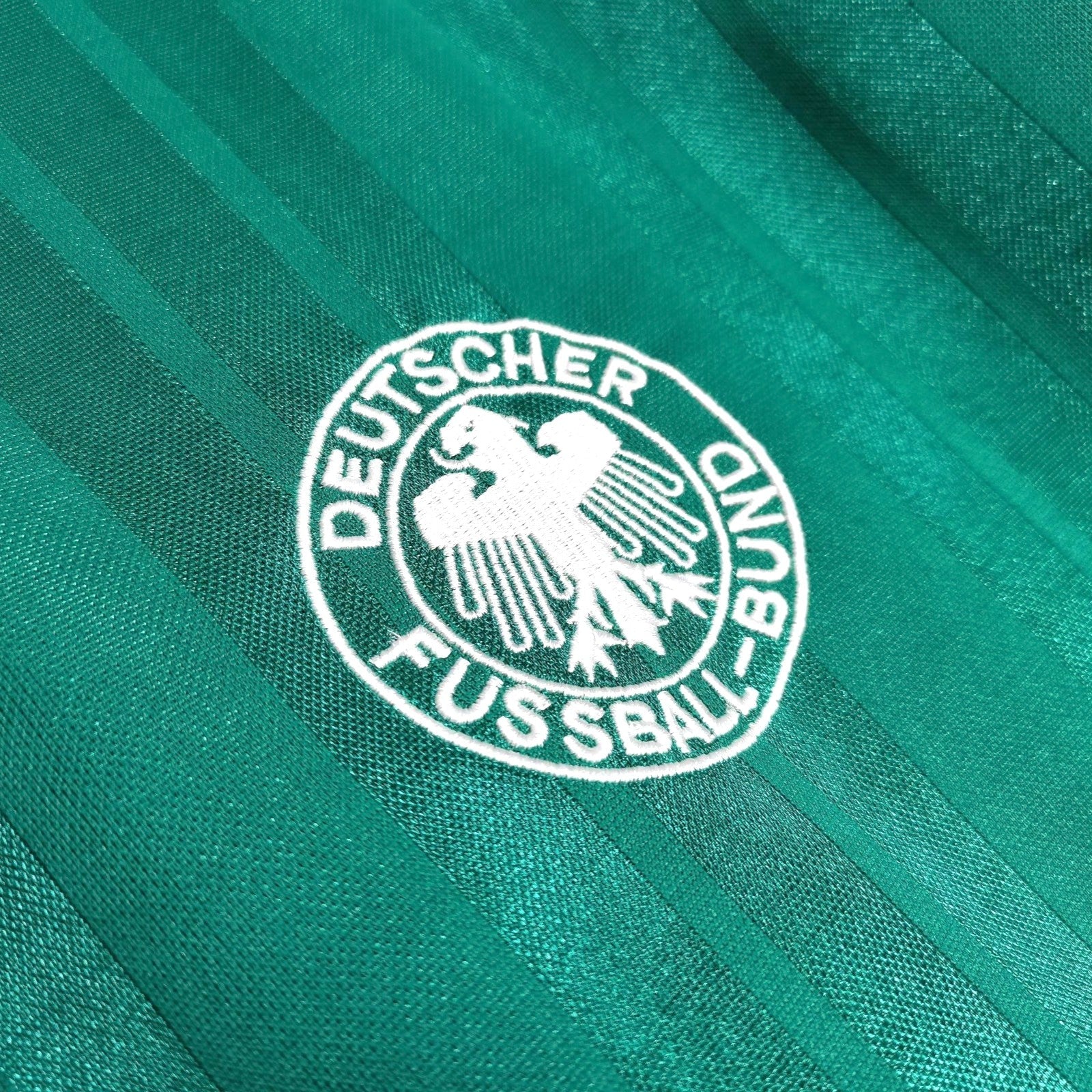 PSG 2001/02 Home Retro Football Shirt - close up details of Navy Nike retro kit