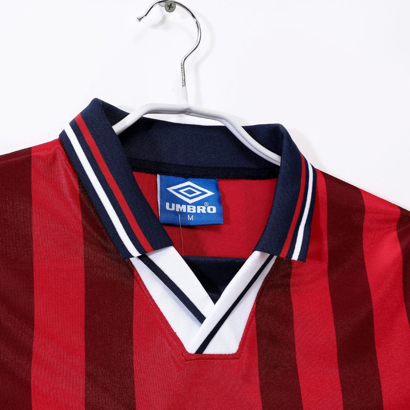 PSG 2001/02 Home Retro Football Shirt - Navy classic soccer jersey by Nike side or back view
