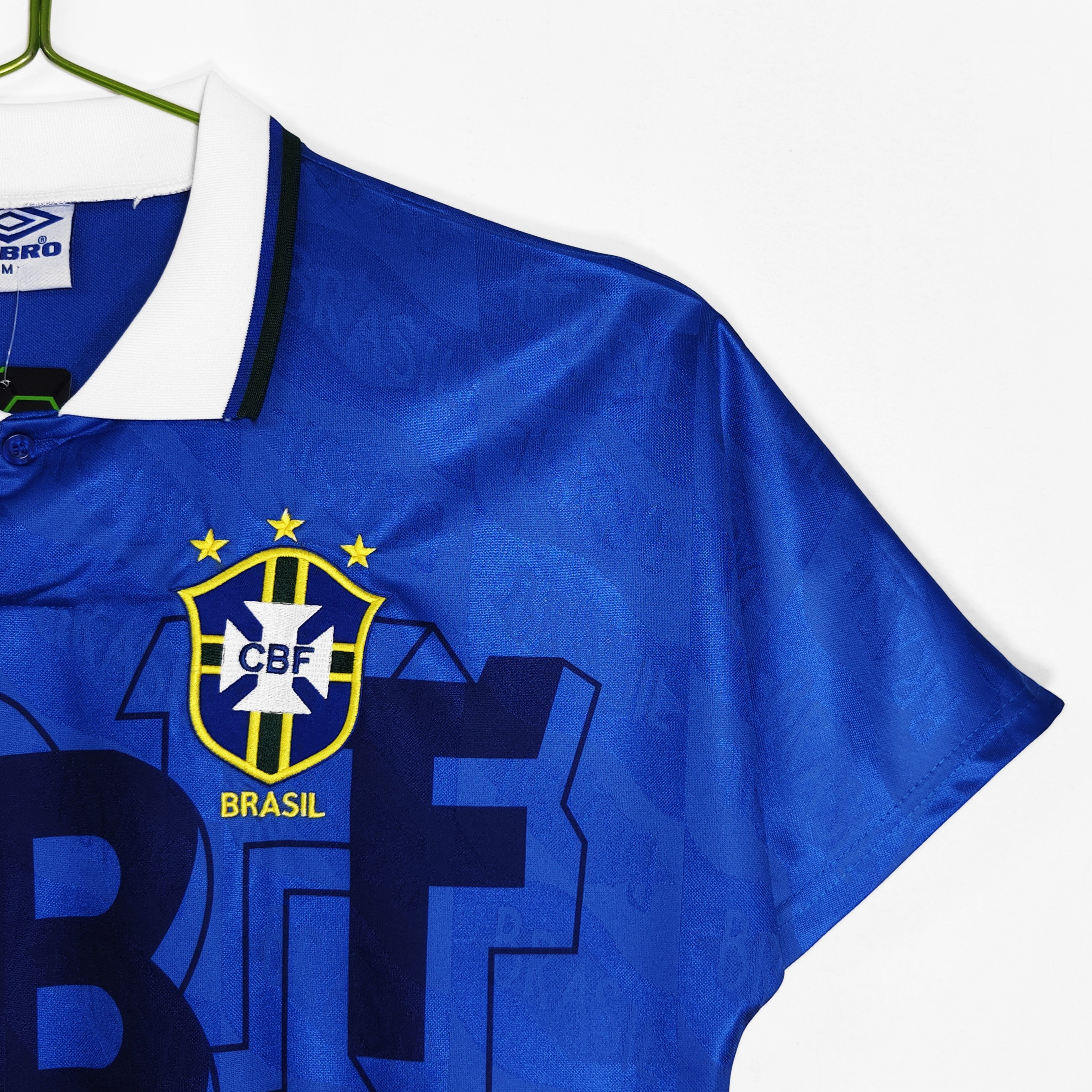 PSG 2001/02 Home Retro Football Shirt - close up details of Navy Nike retro kit