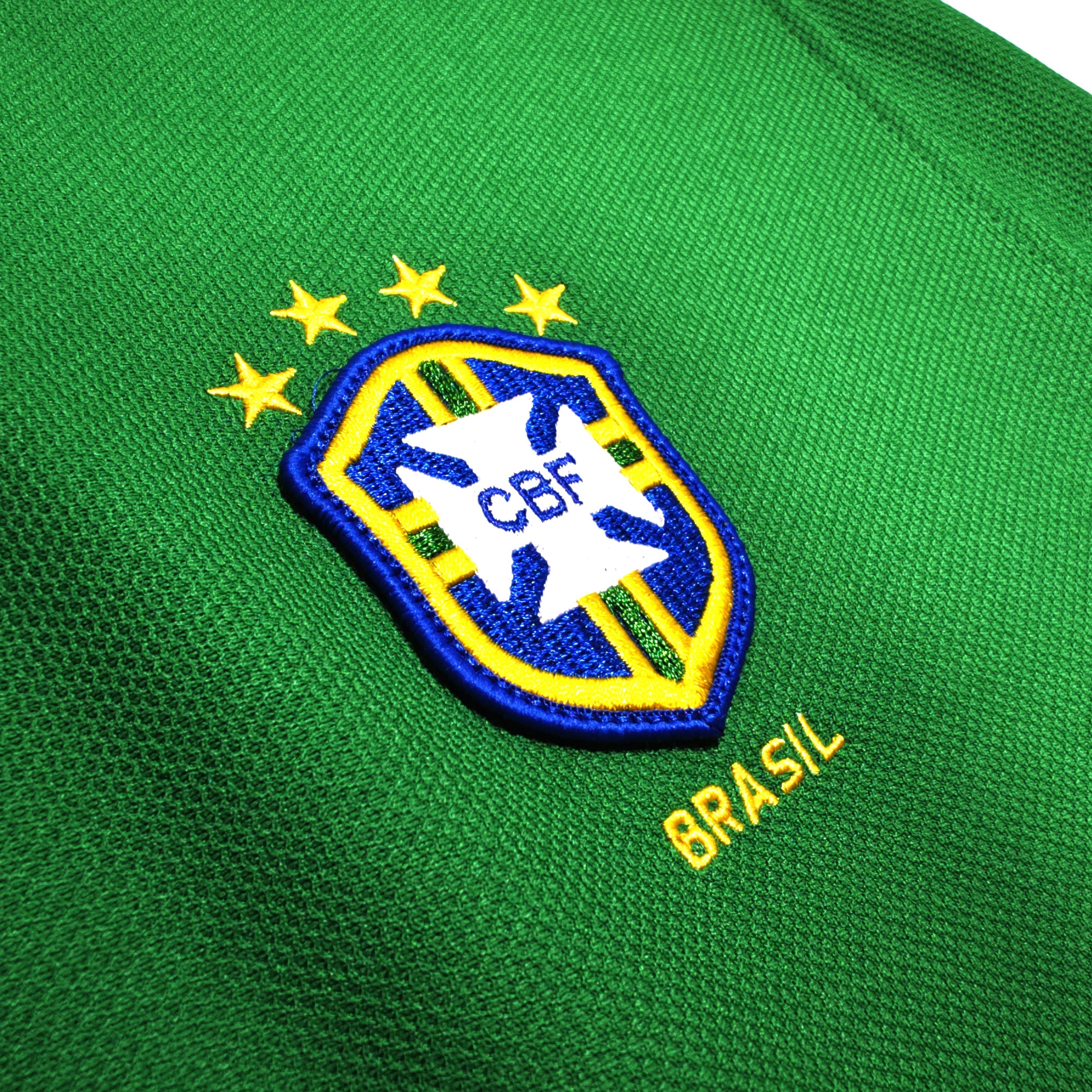 PSG 2001/02 Home Retro Football Shirt - close up details of Navy Nike retro kit