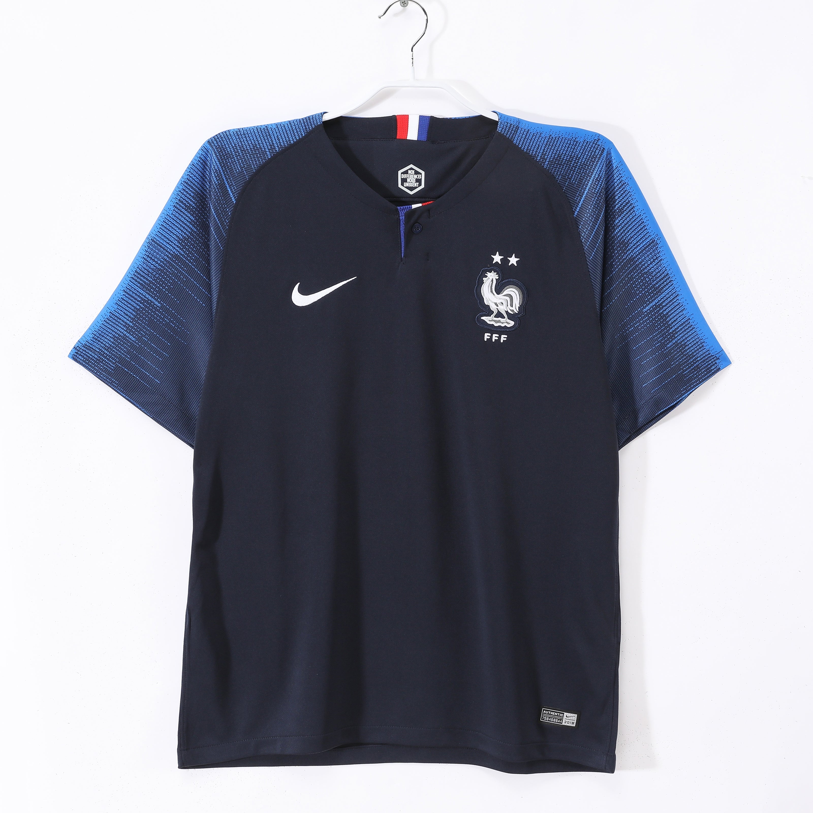PSG 2001/02 Home Retro Football Shirt - Navy Nike classic football shirt front view
