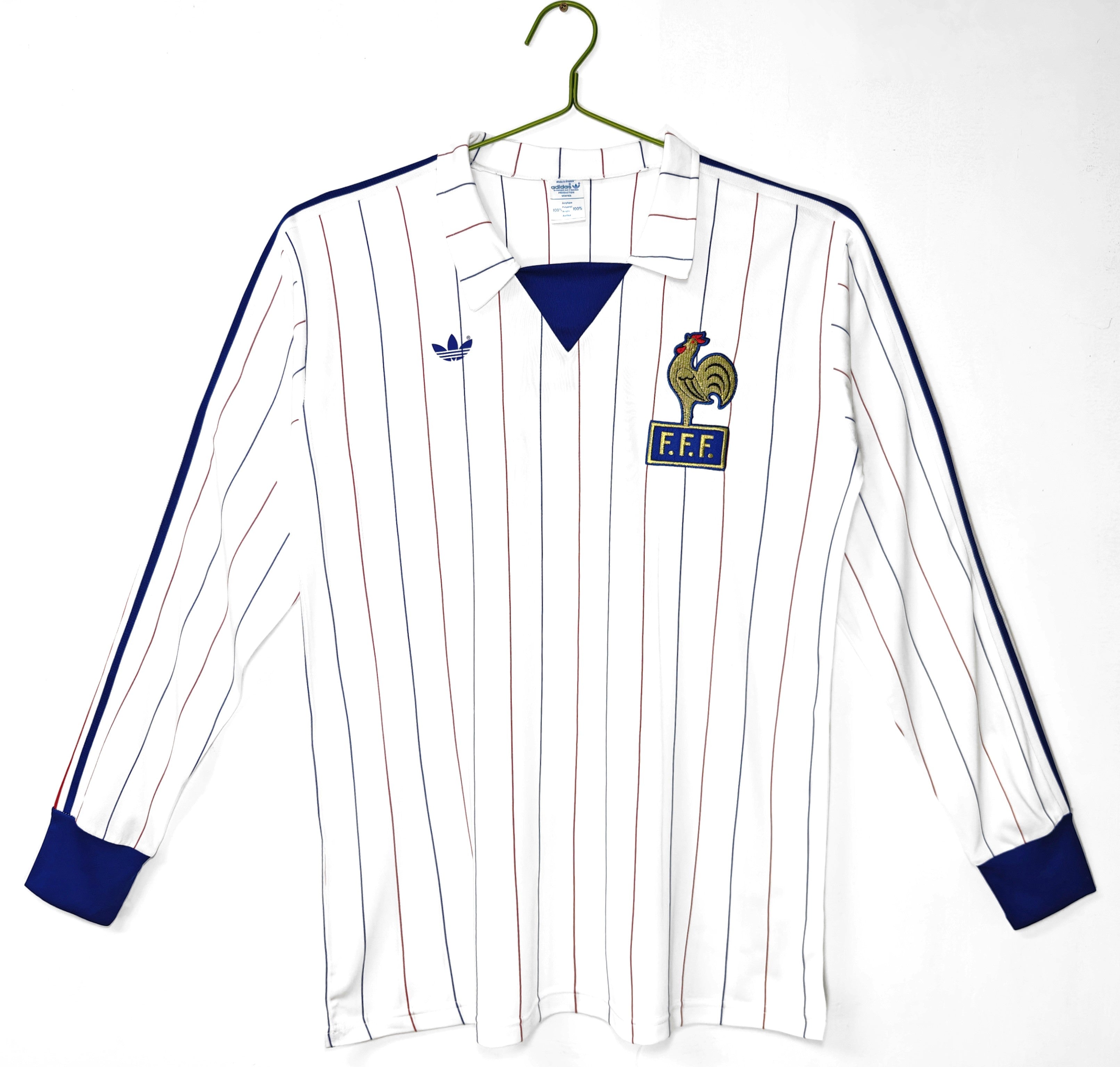 PSG 2001/02 Home Retro Football Shirt - Navy Nike classic football shirt front view