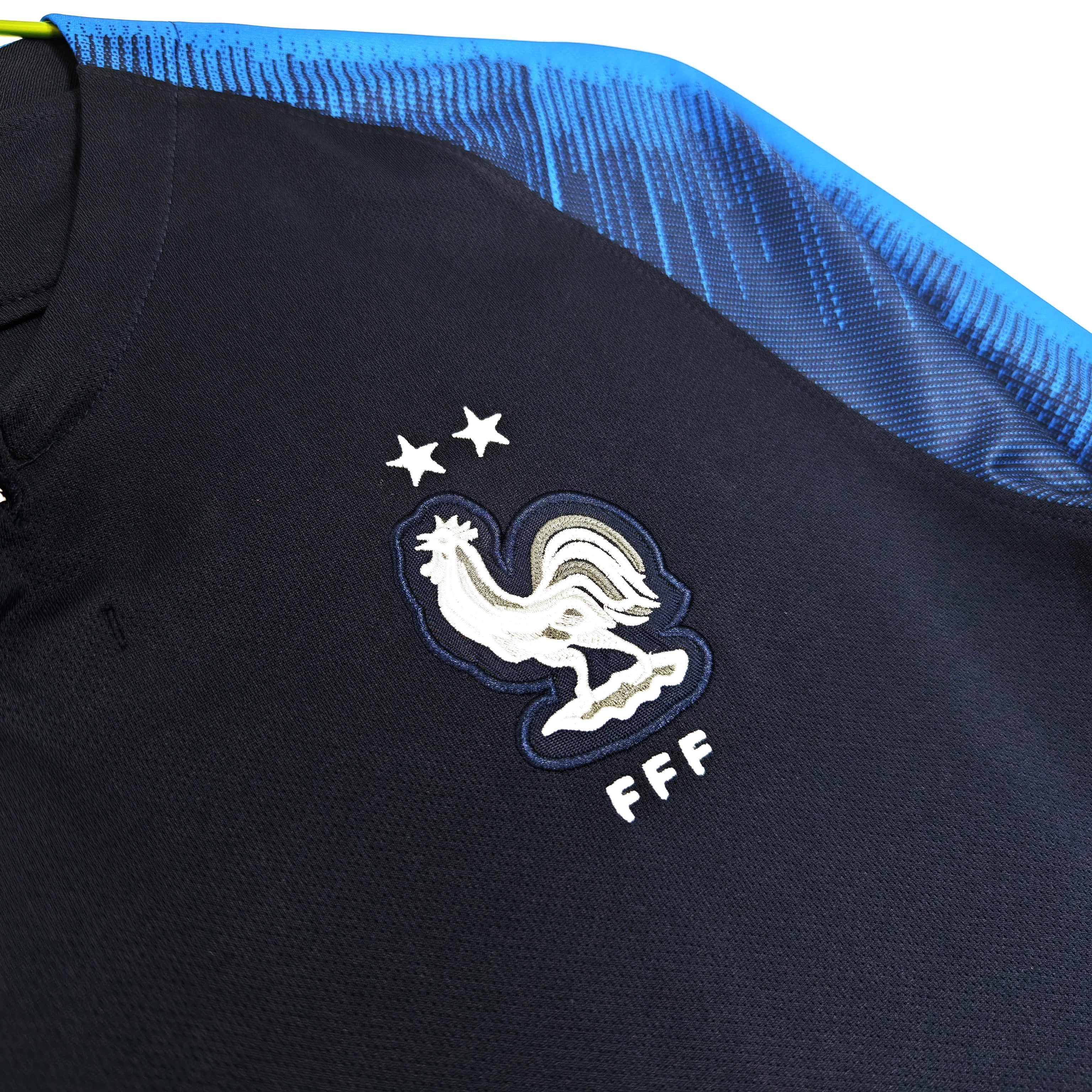 PSG 2001/02 Home Retro Football Shirt - close up details of Navy Nike retro kit