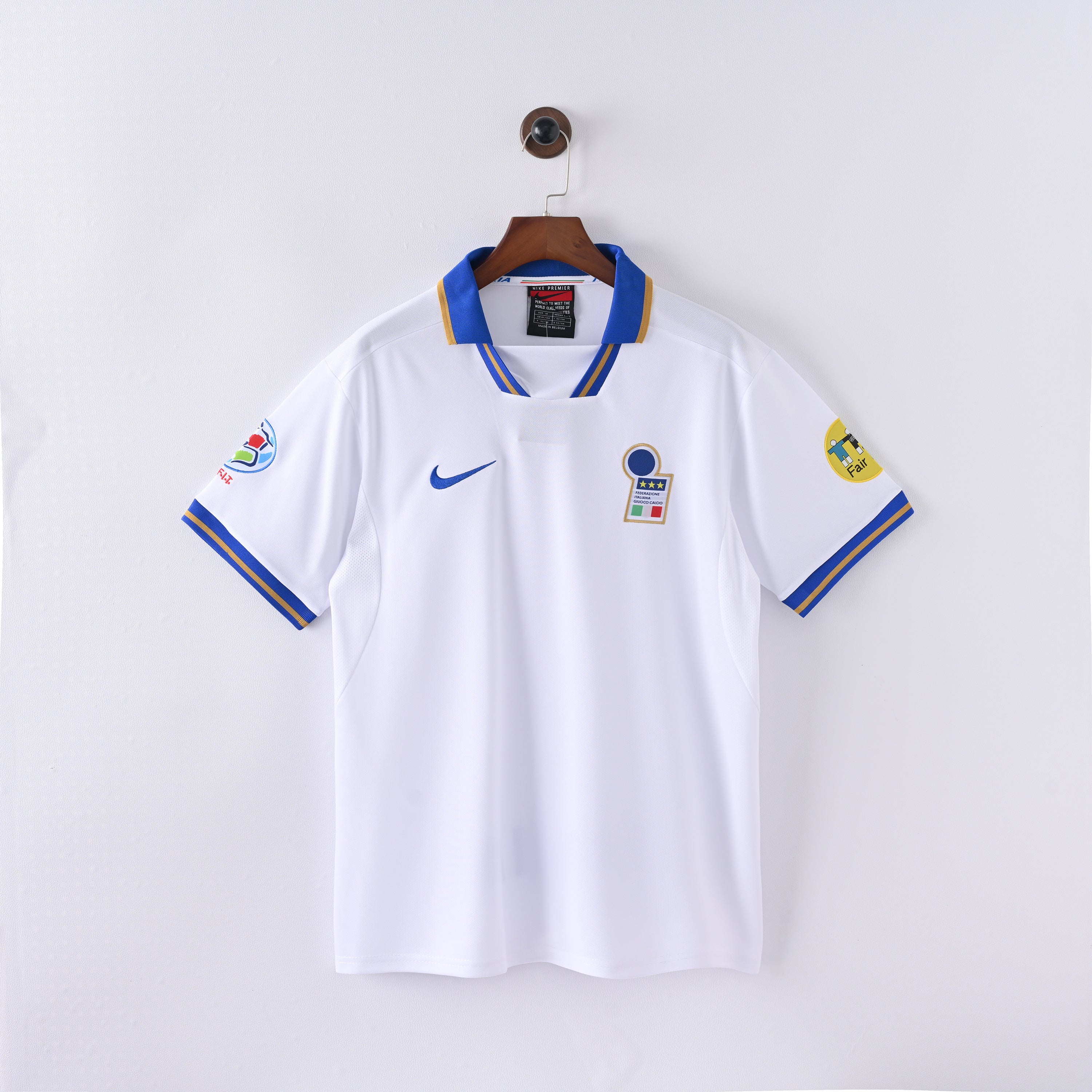 PSG 2001/02 Home Retro Football Shirt - Navy Nike classic football shirt front view