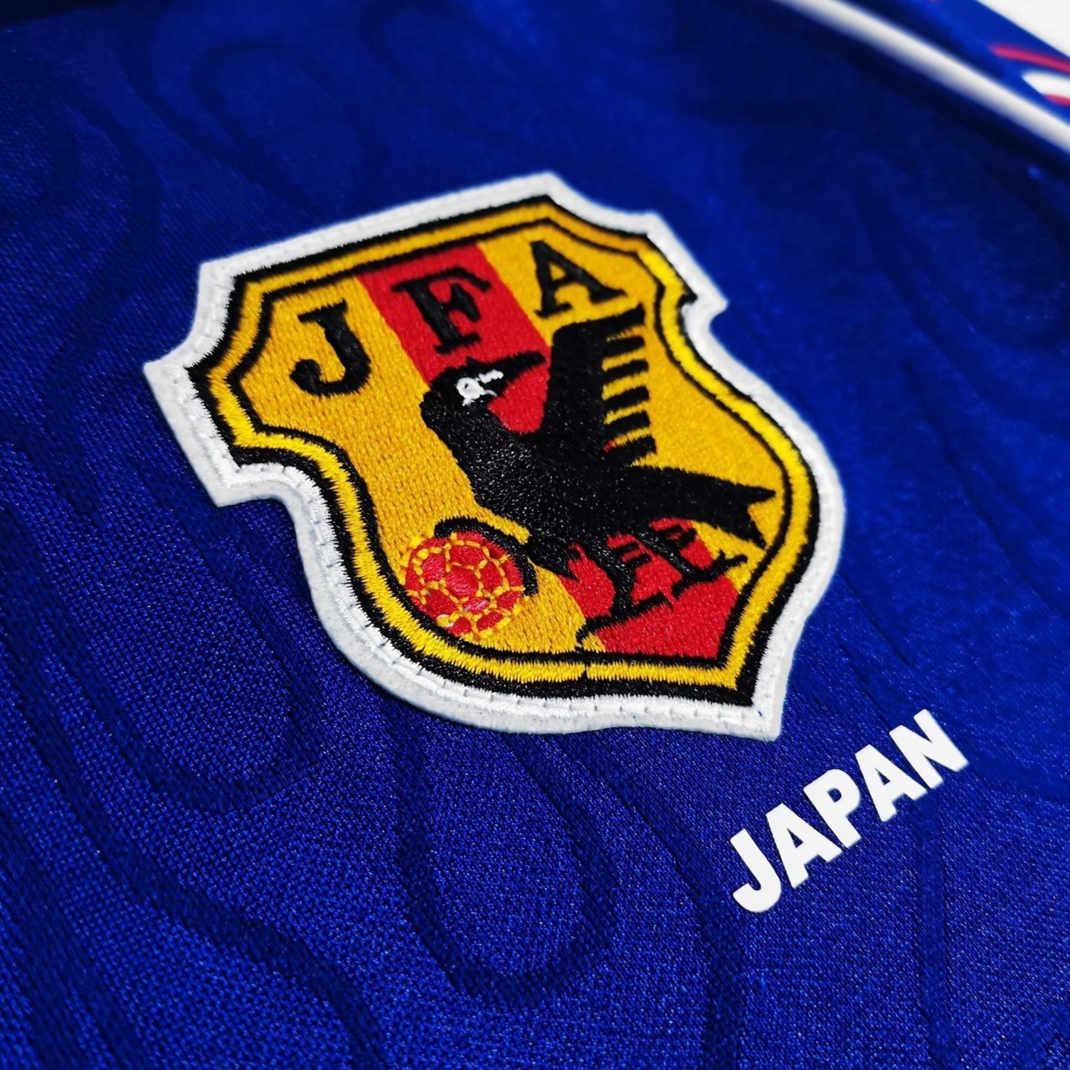 PSG 2001/02 Home Retro Football Shirt - close up details of Navy Nike retro kit