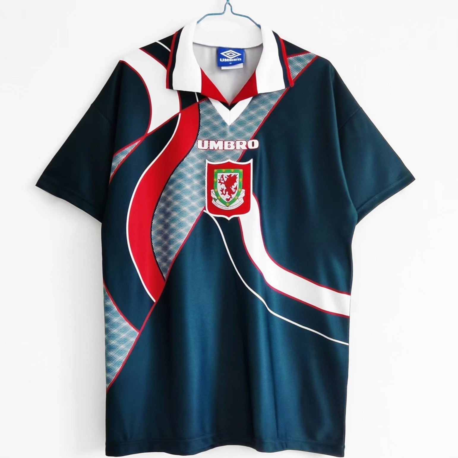 PSG 2001/02 Home Retro Football Shirt - Navy Nike classic football shirt front view