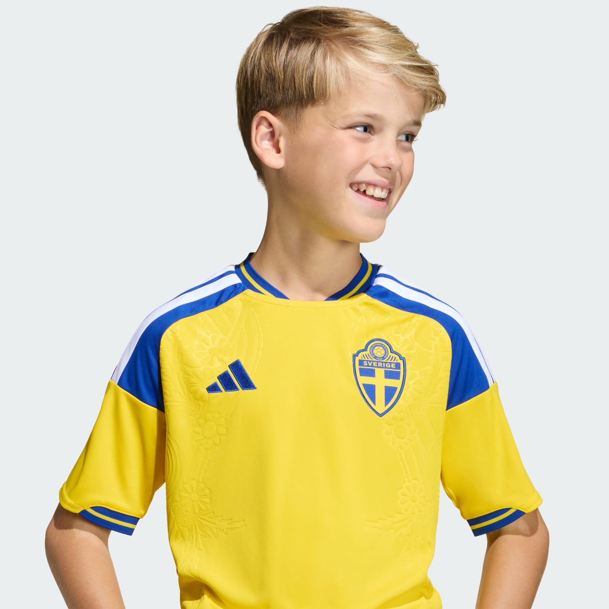Sweden 26 Home Kids Jersey
