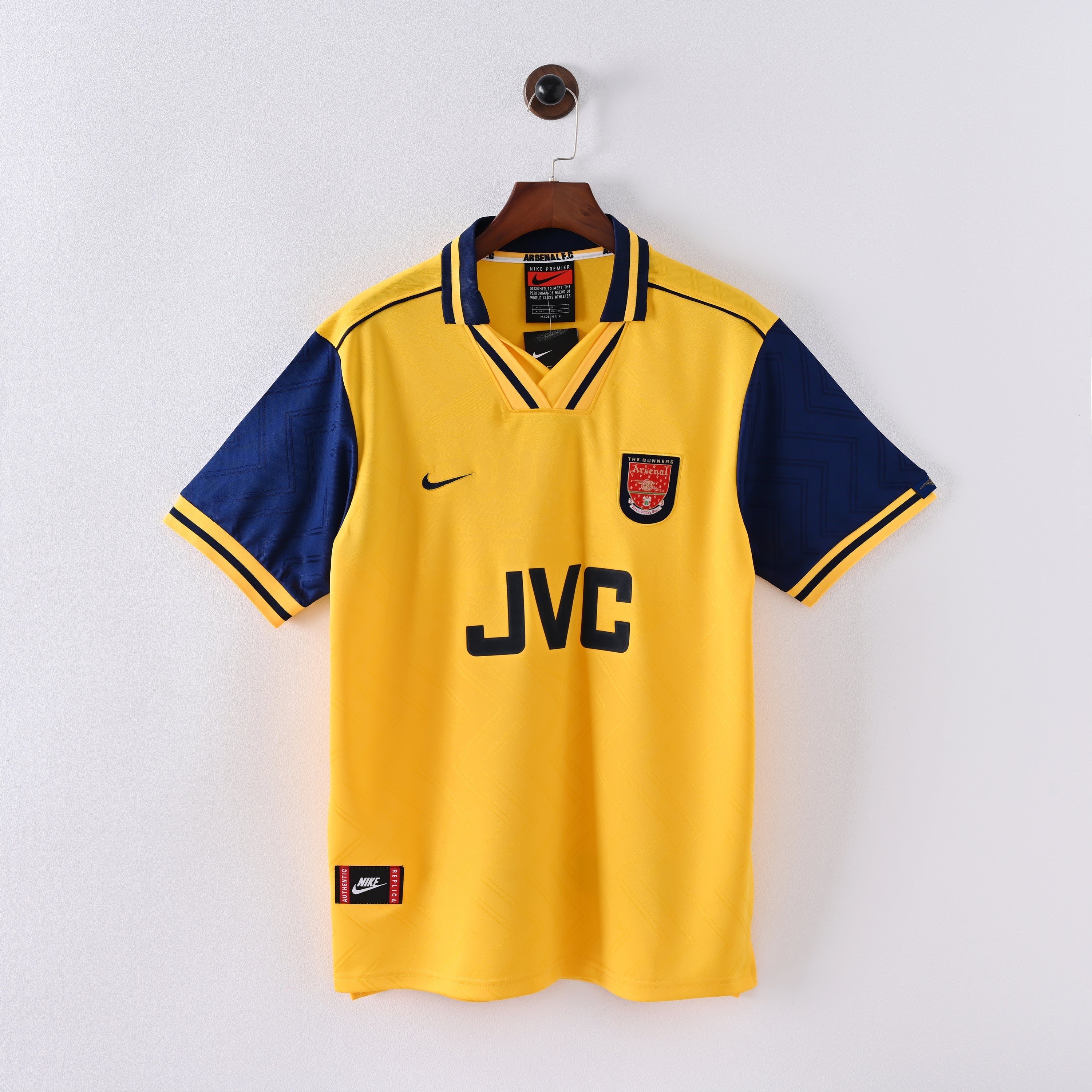PSG 2001/02 Home Retro Football Shirt - Navy Nike classic football shirt front view