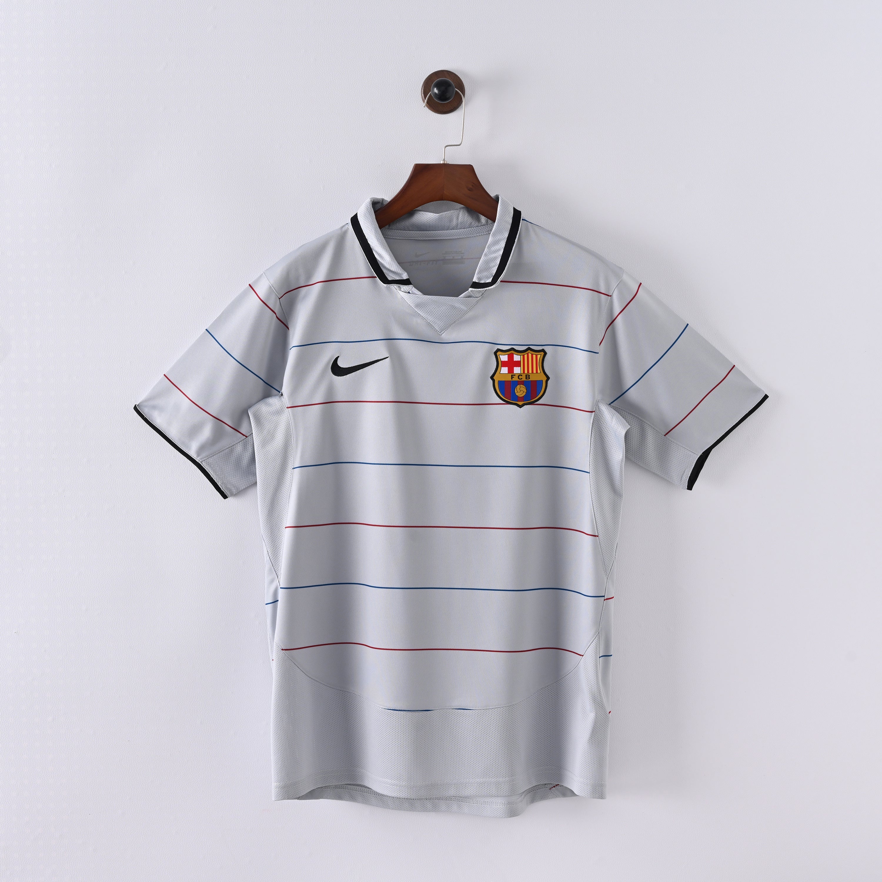 PSG 2001/02 Home Retro Football Shirt - Navy Nike classic football shirt front view