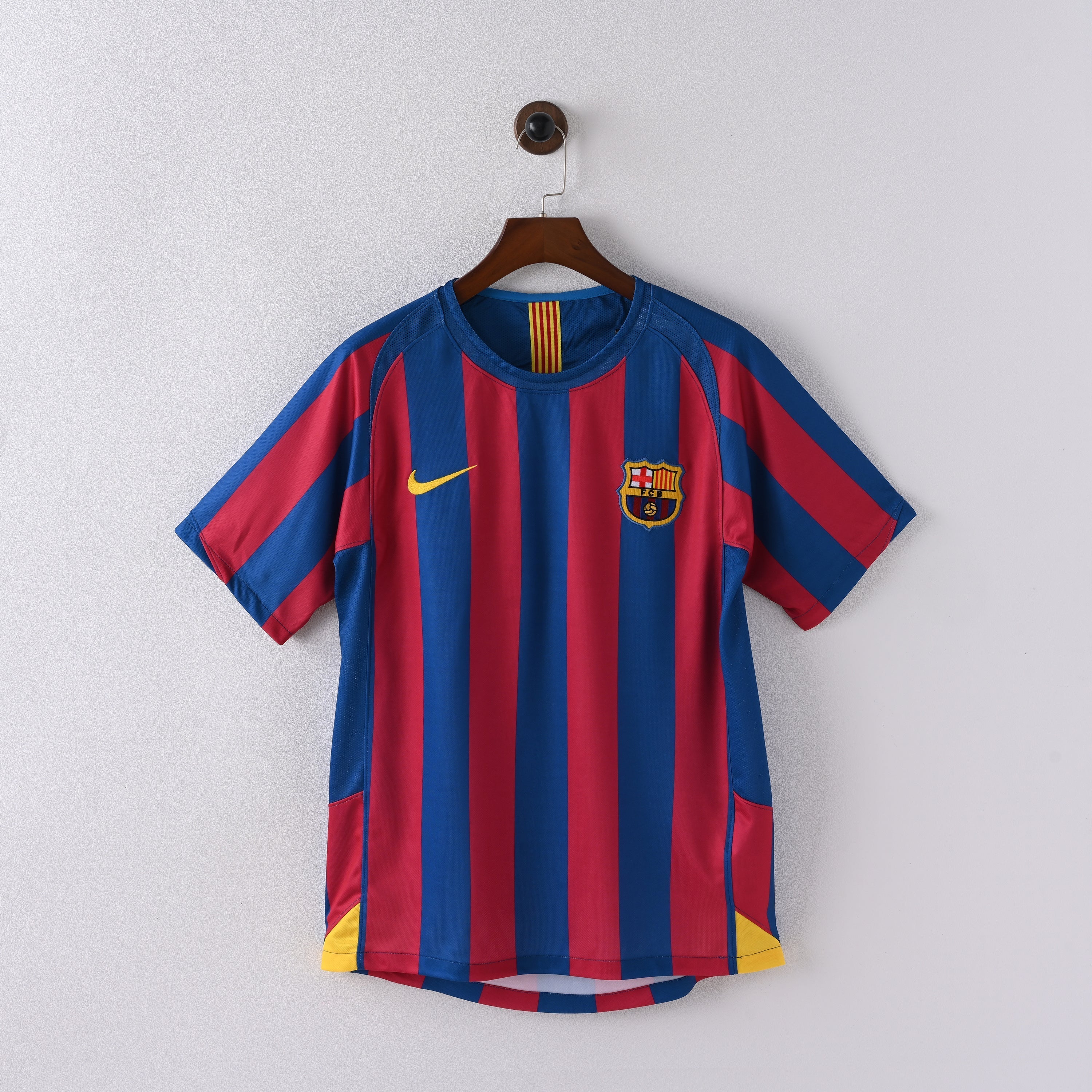 PSG 2001/02 Home Retro Football Shirt - Navy Nike classic football shirt front view
