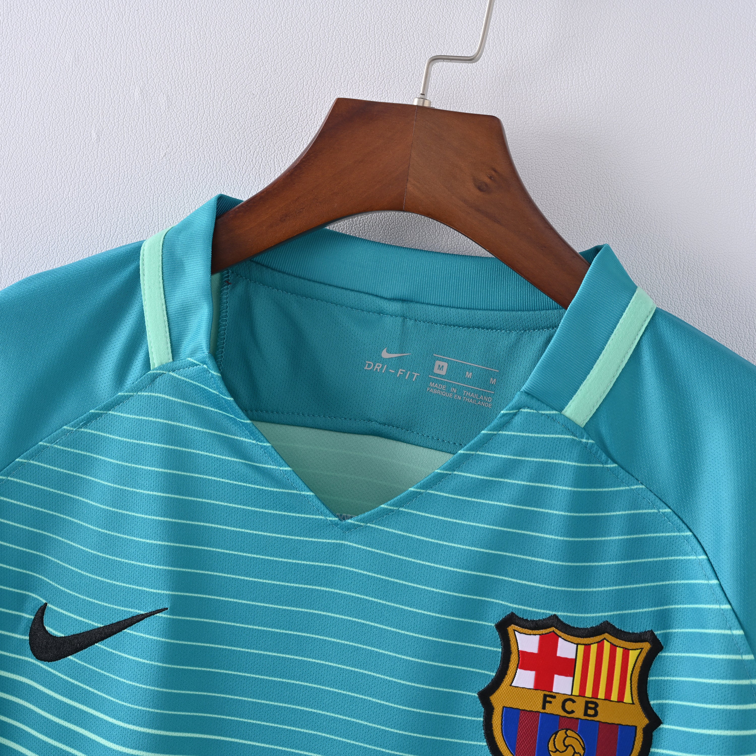 PSG 2001/02 Home Retro Football Shirt - close up details of Navy Nike retro kit