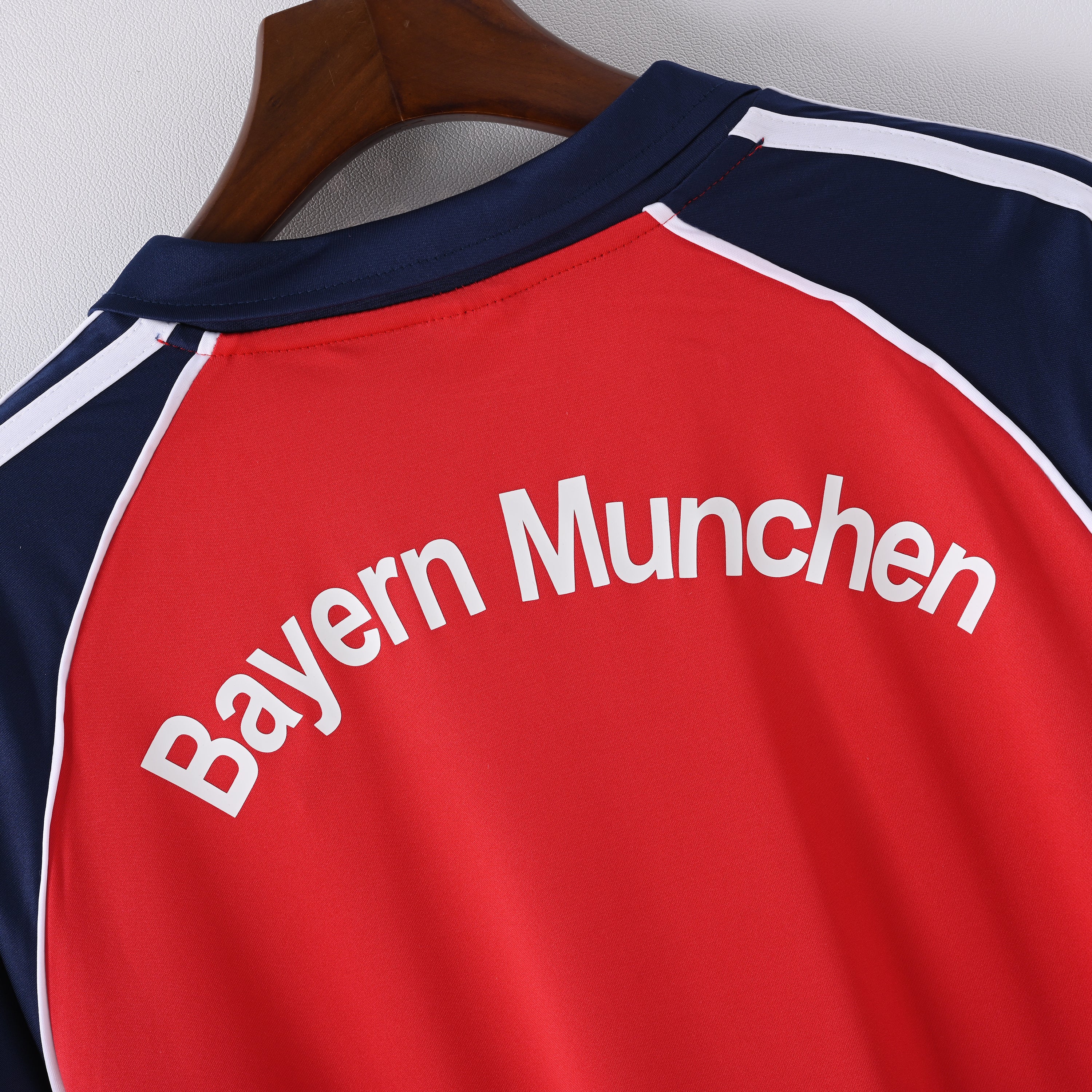 PSG 2001/02 Home Retro Football Shirt - close up details of Navy Nike retro kit