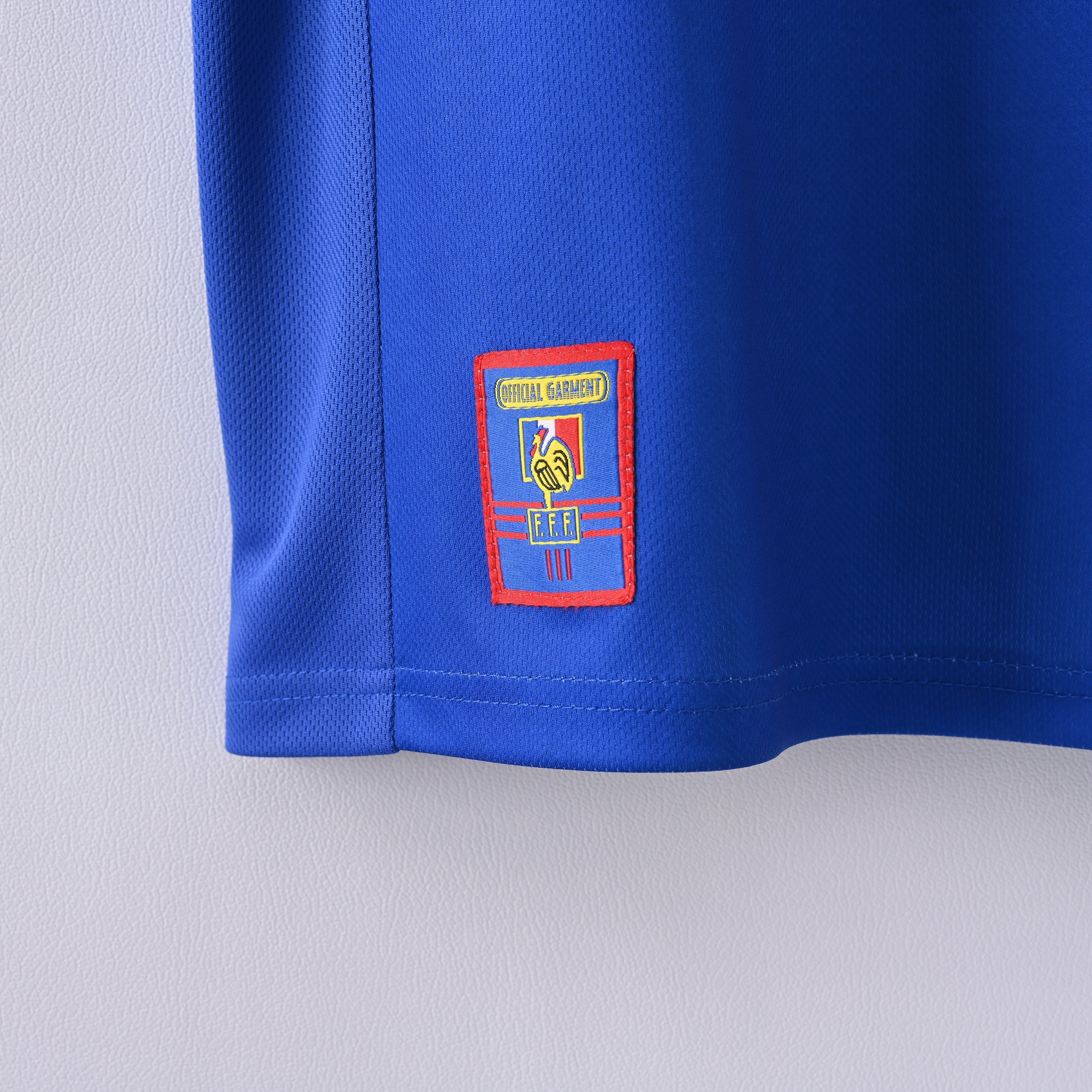PSG 2001/02 Home Retro Football Shirt - Navy classic soccer jersey by Nike side or back view