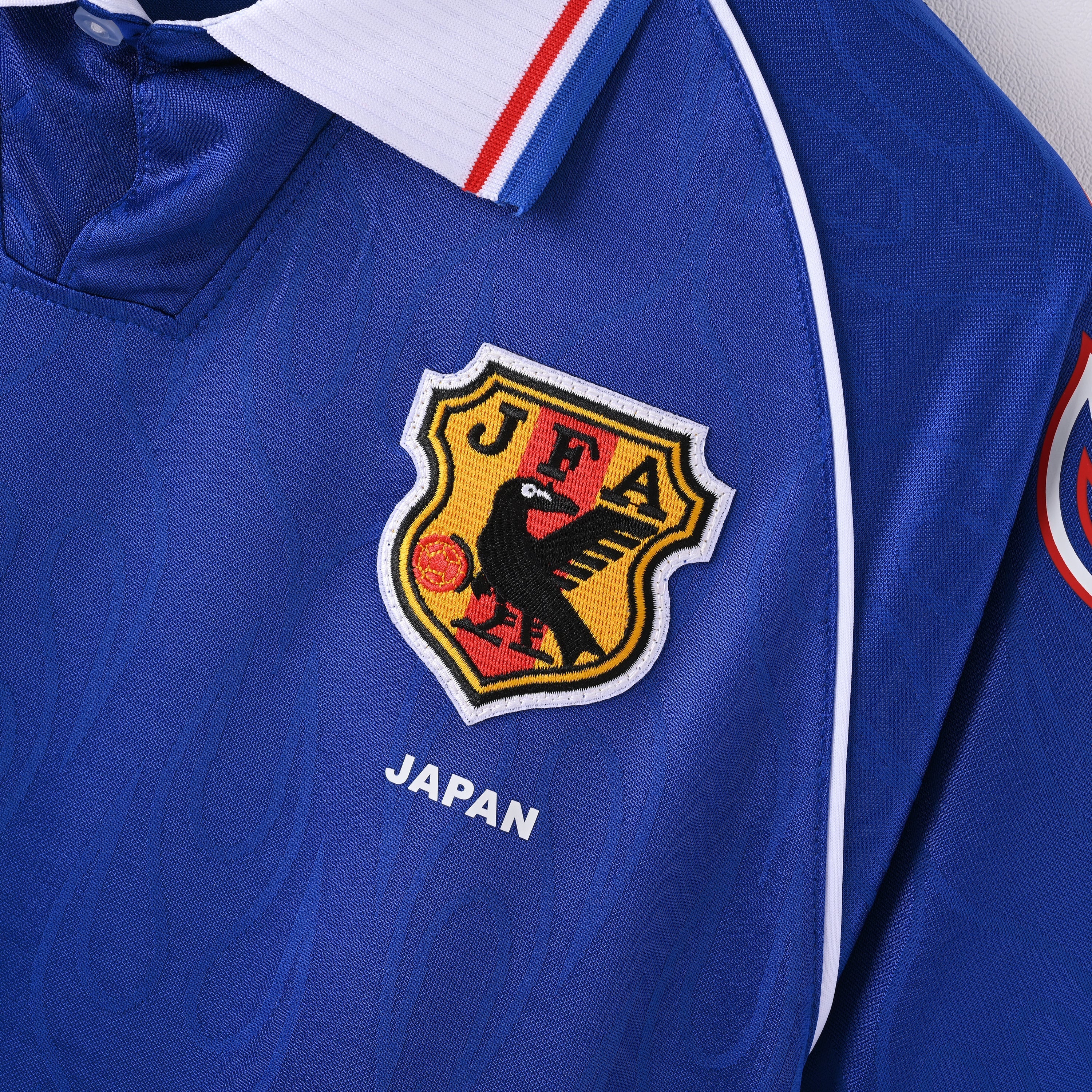 PSG 2001/02 Home Retro Football Shirt - close up details of Navy Nike retro kit