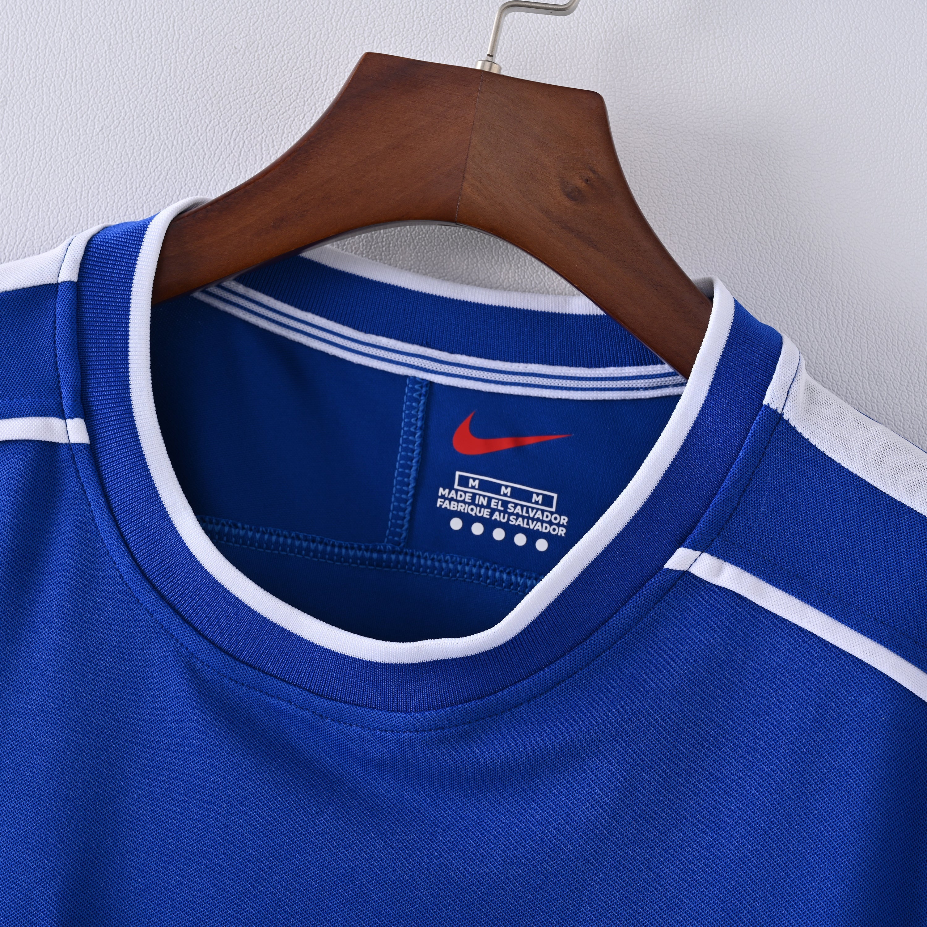 PSG 2001/02 Home Retro Football Shirt - Navy classic soccer jersey by Nike side or back view
