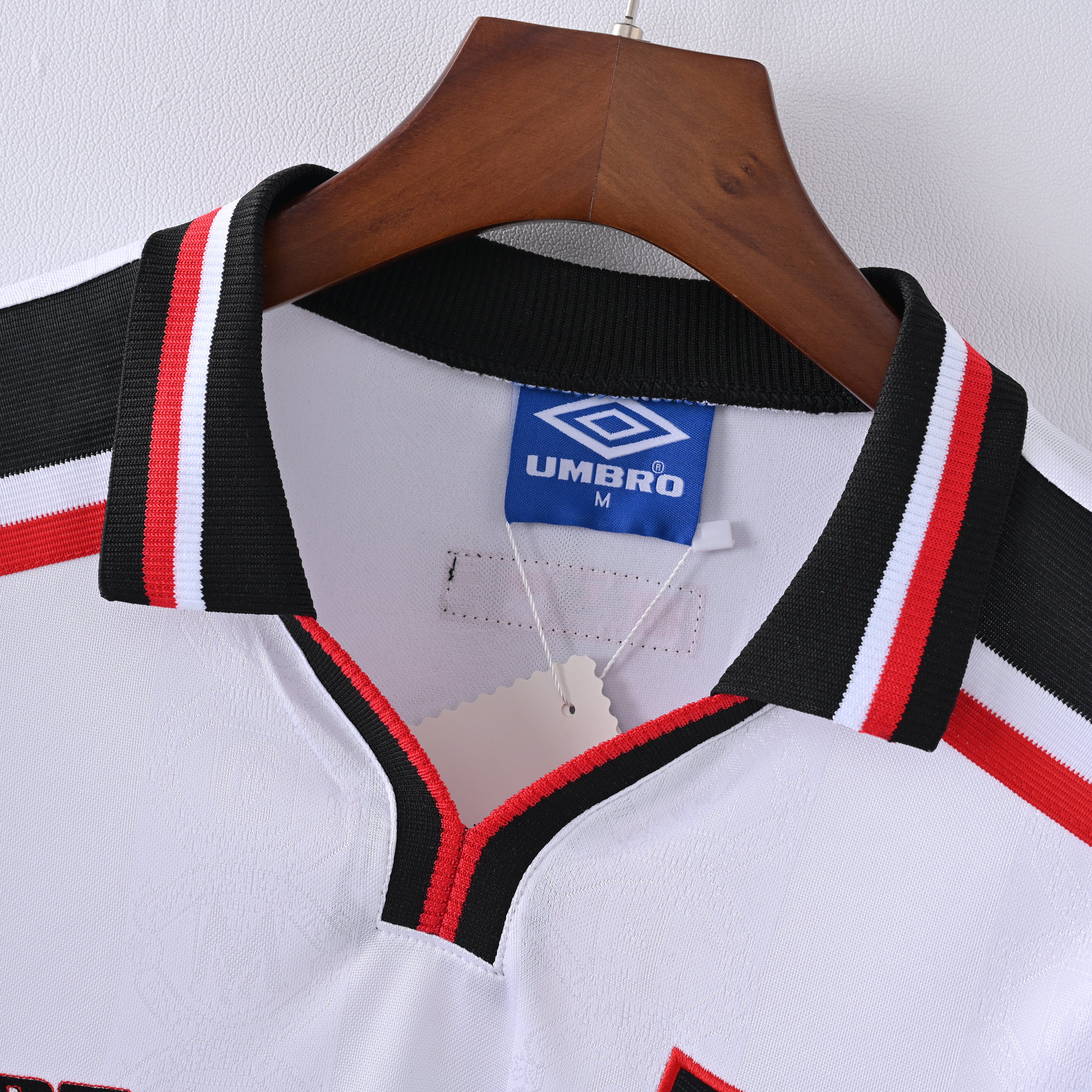 PSG 2001/02 Home Retro Football Shirt - close up details of Navy Nike retro kit