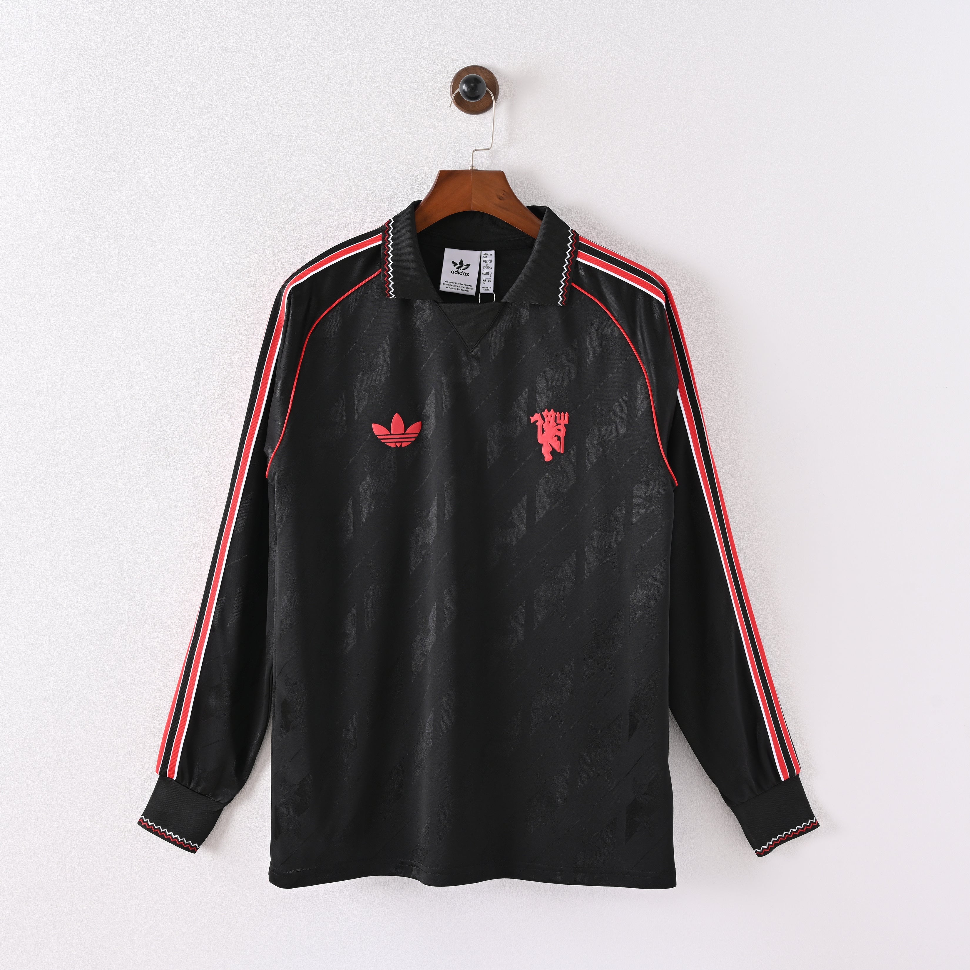 PSG 2001/02 Home Retro Football Shirt - Navy Nike classic football shirt front view
