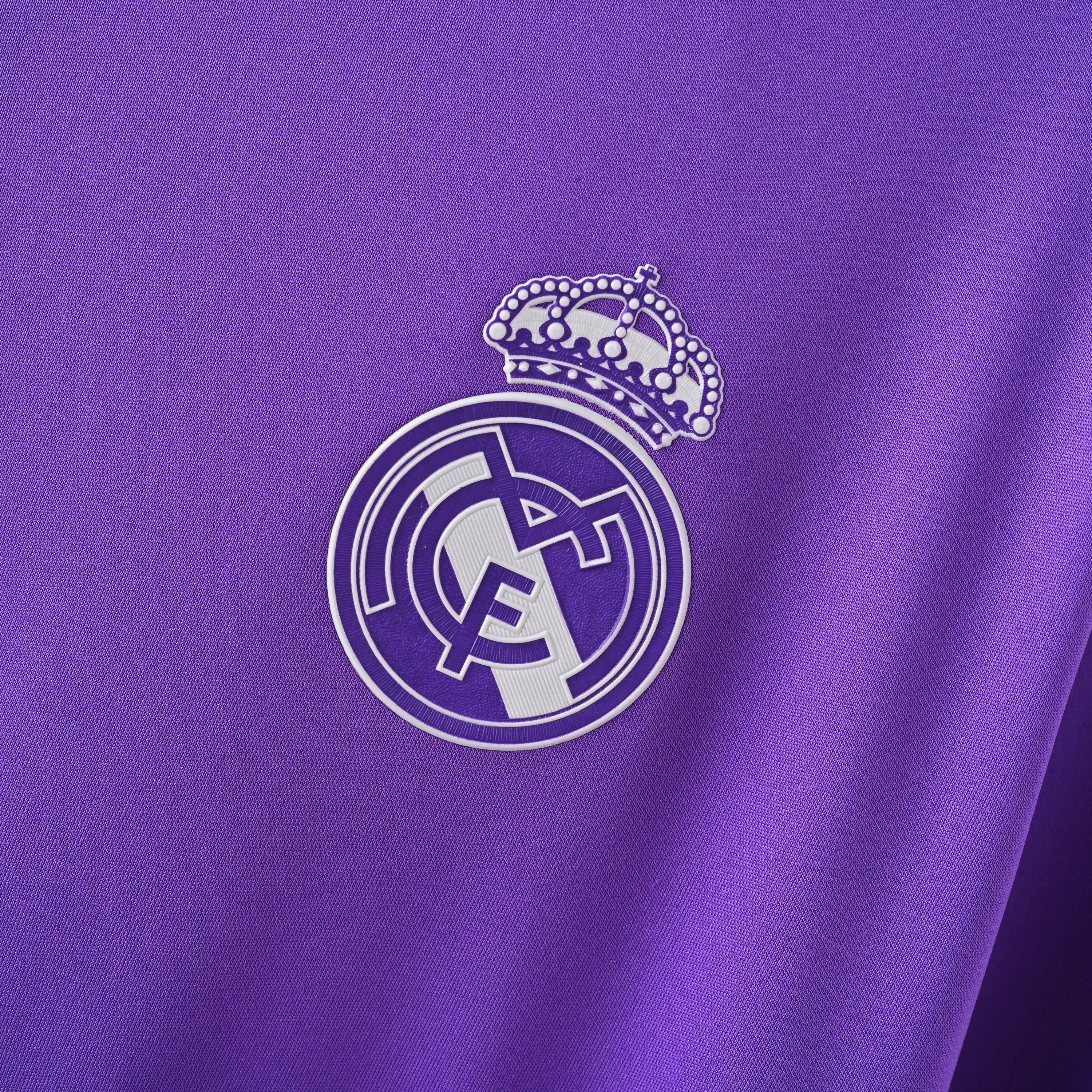 PSG 2001/02 Home Retro Football Shirt - close up details of Navy Nike retro kit