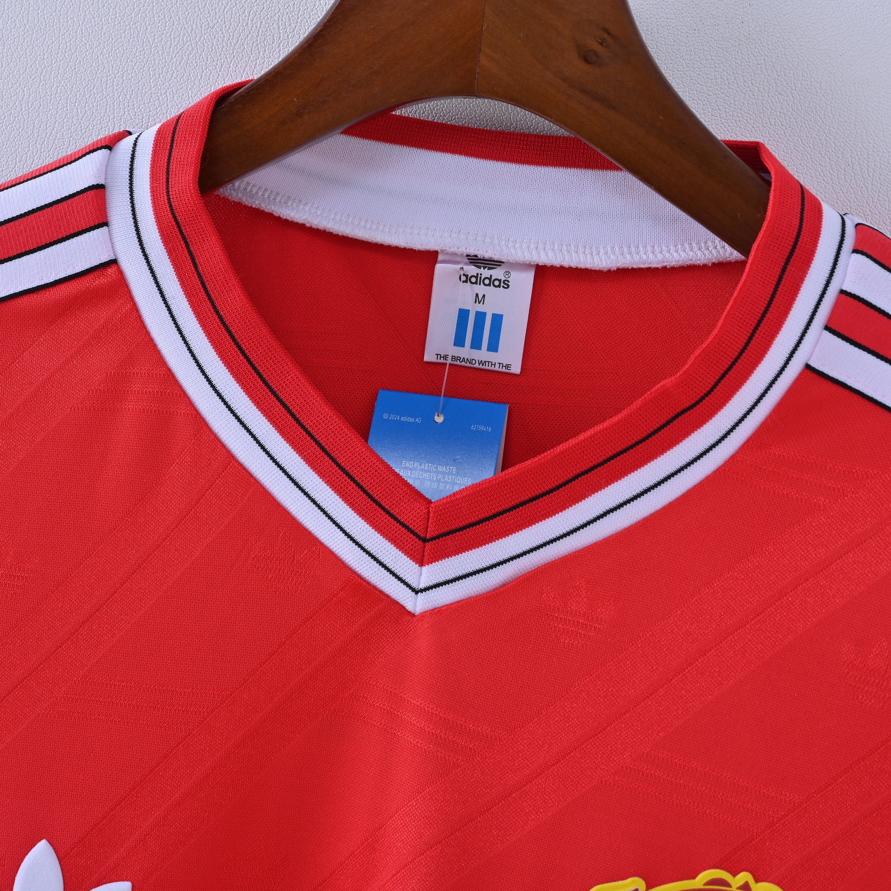 PSG 2001/02 Home Retro Football Shirt - close up details of Navy Nike retro kit