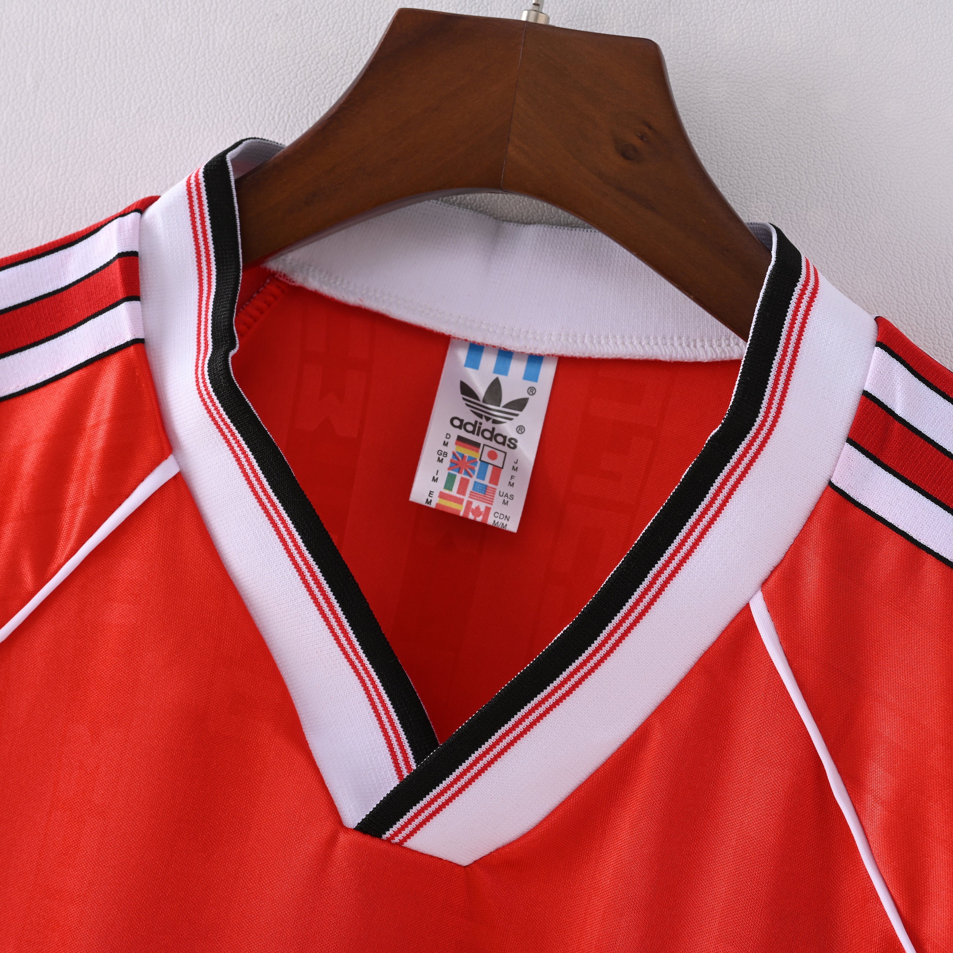 PSG 2001/02 Home Retro Football Shirt - close up details of Navy Nike retro kit