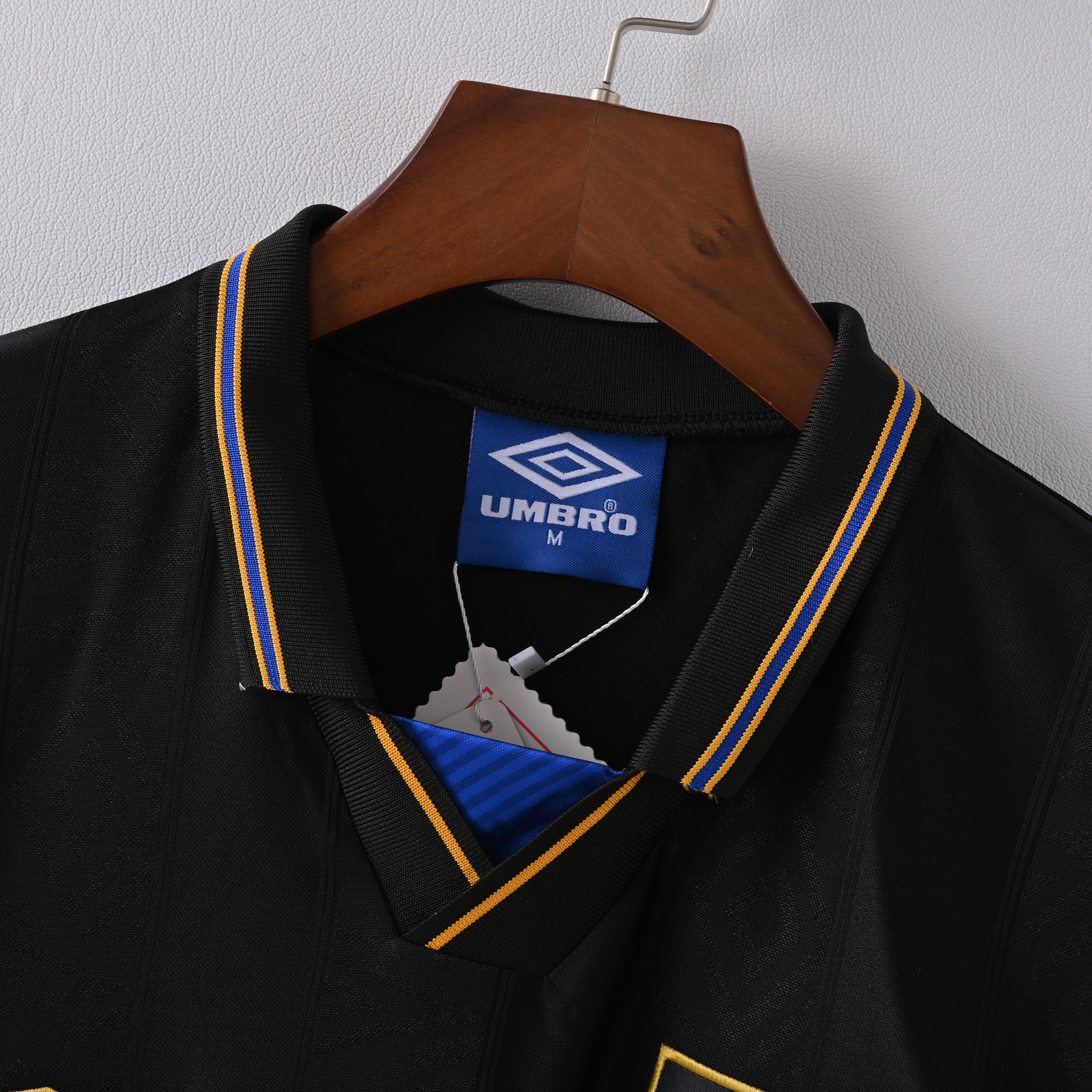 PSG 2001/02 Home Retro Football Shirt - close up details of Navy Nike retro kit