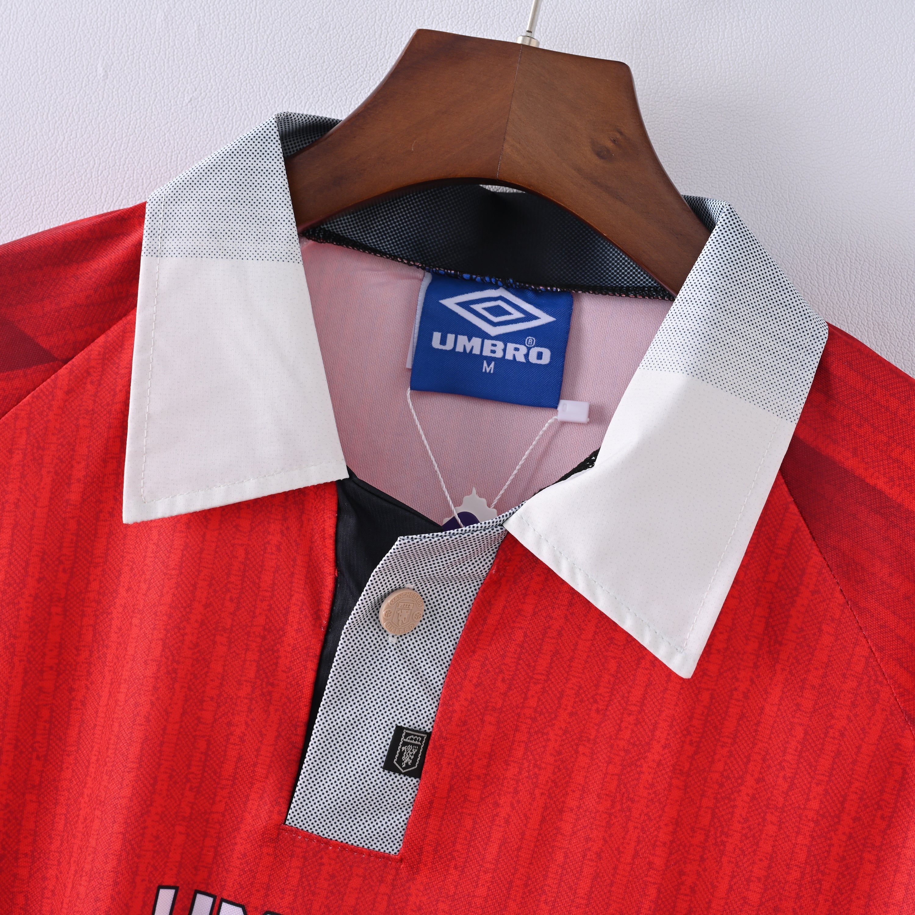 PSG 2001/02 Home Retro Football Shirt - close up details of Navy Nike retro kit