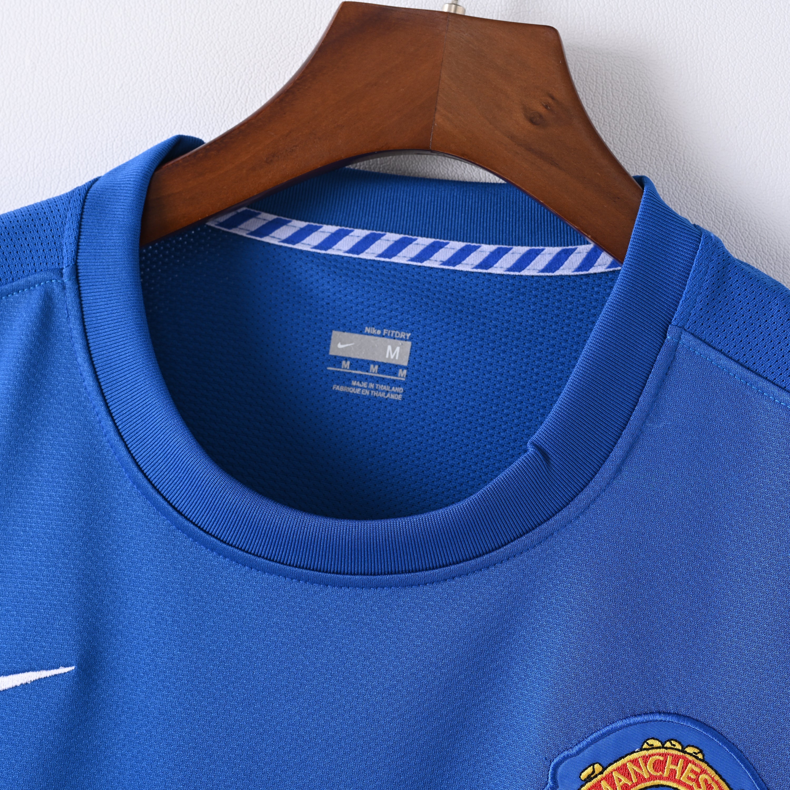 PSG 2001/02 Home Retro Football Shirt - close up details of Navy Nike retro kit