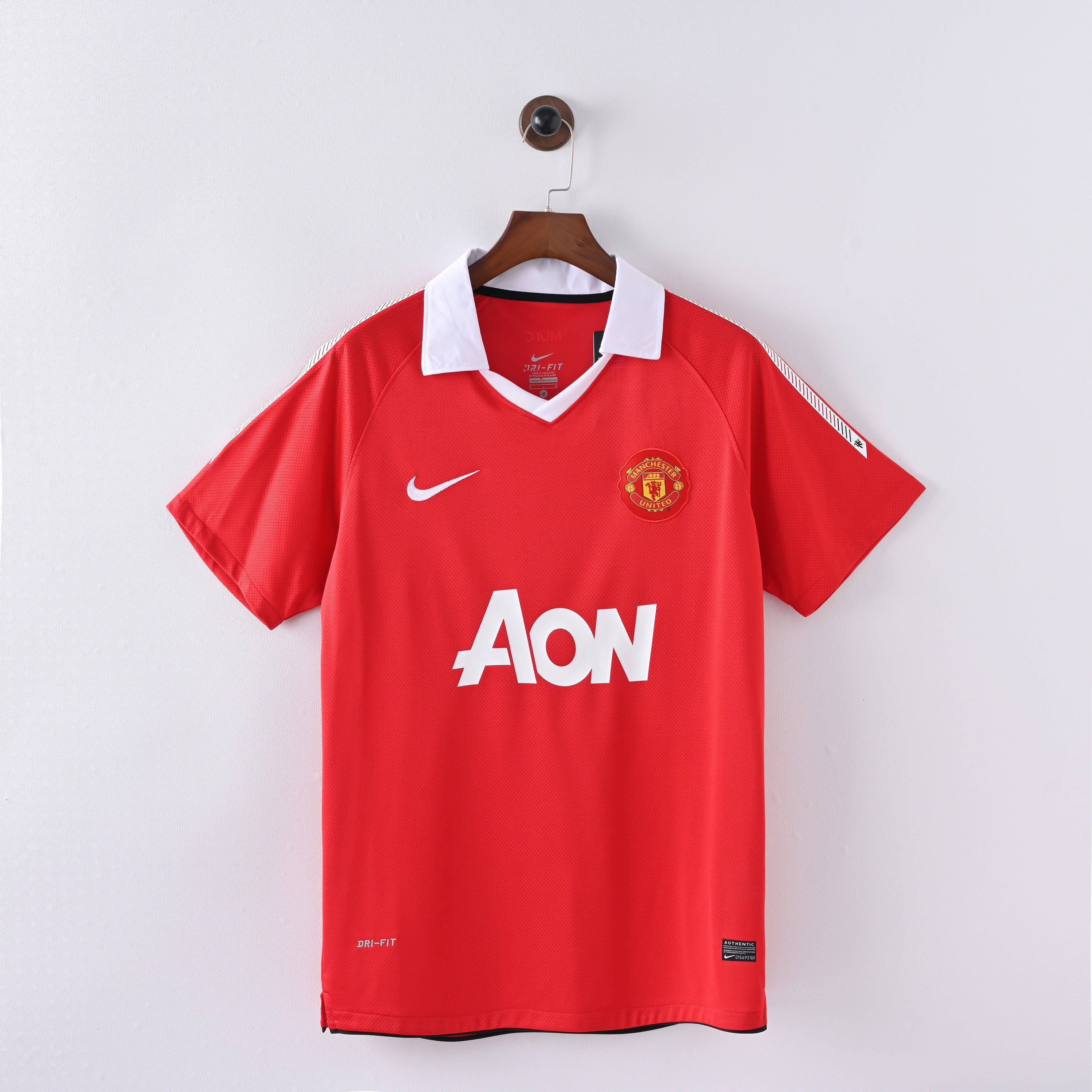 PSG 2001/02 Home Retro Football Shirt - Navy Nike classic football shirt front view