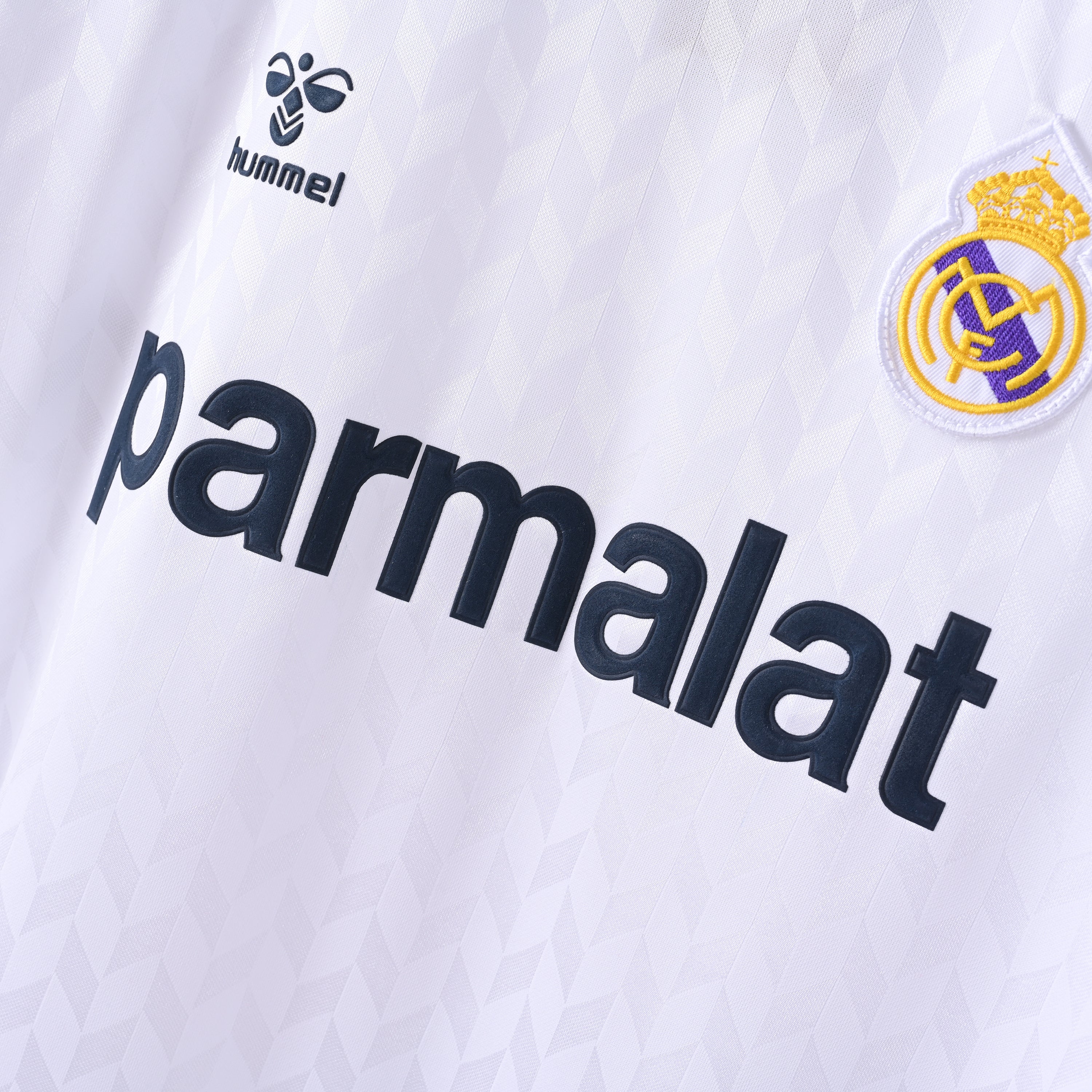 PSG 2001/02 Home Retro Football Shirt - close up details of Navy Nike retro kit