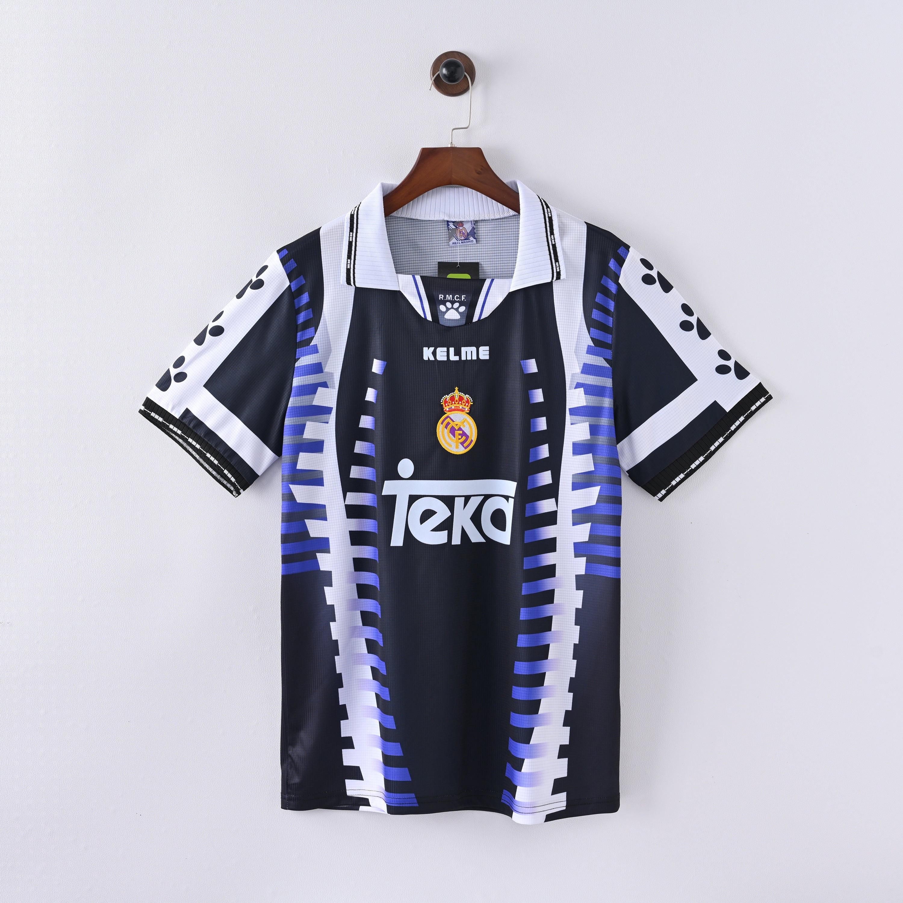 PSG 2001/02 Home Retro Football Shirt - Navy Nike classic football shirt front view