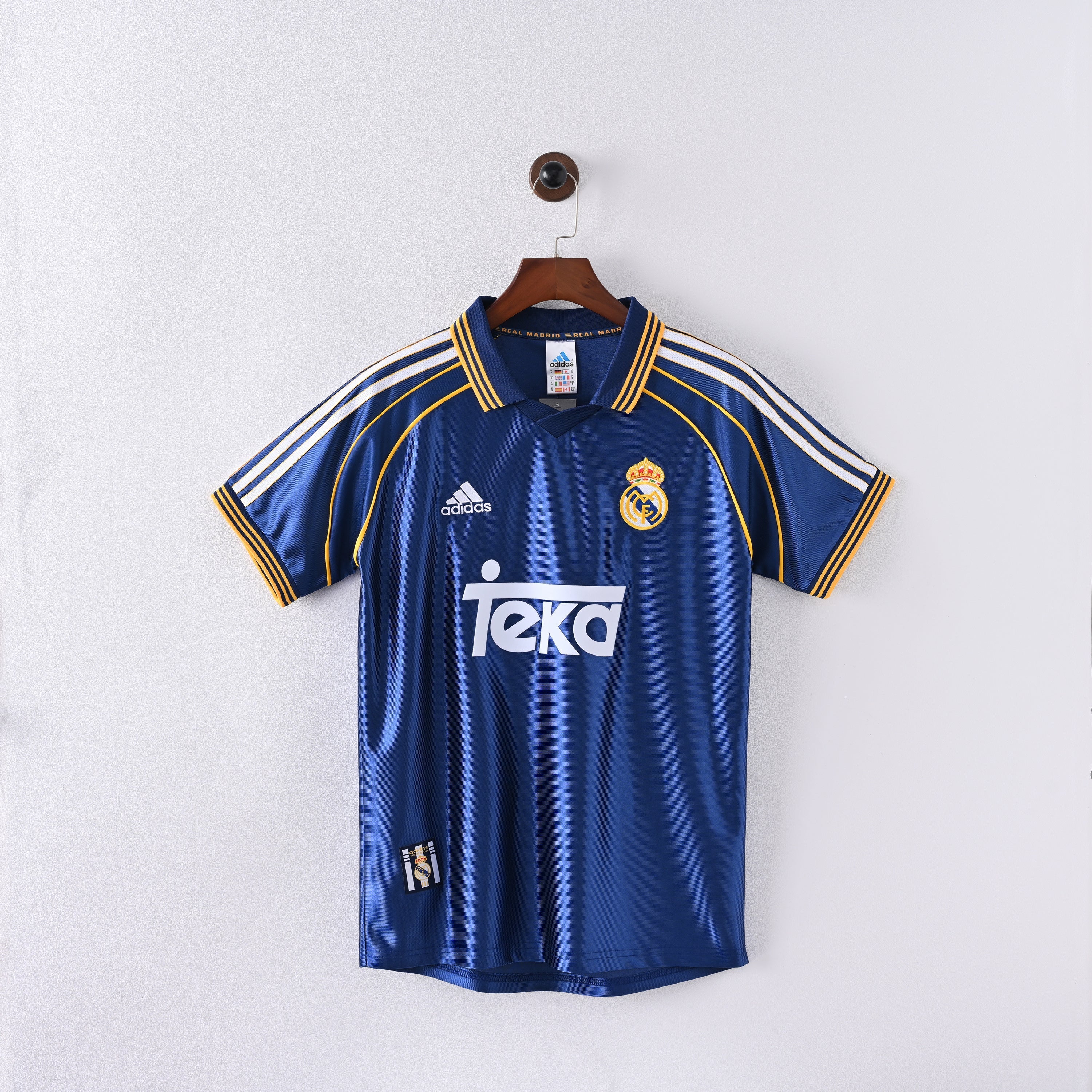 PSG 2001/02 Home Retro Football Shirt - Navy Nike classic football shirt front view