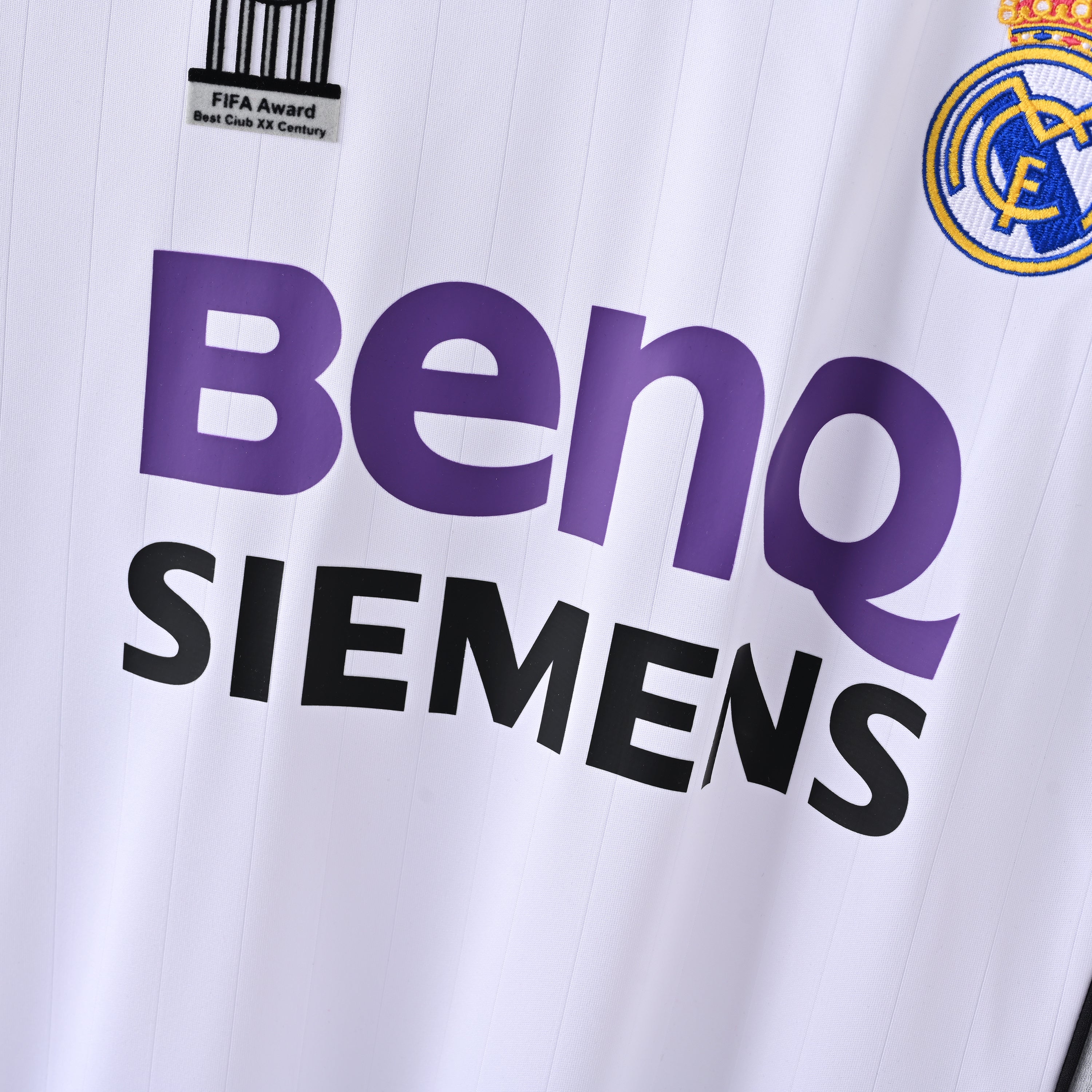 PSG 2001/02 Home Retro Football Shirt - close up details of Navy Nike retro kit