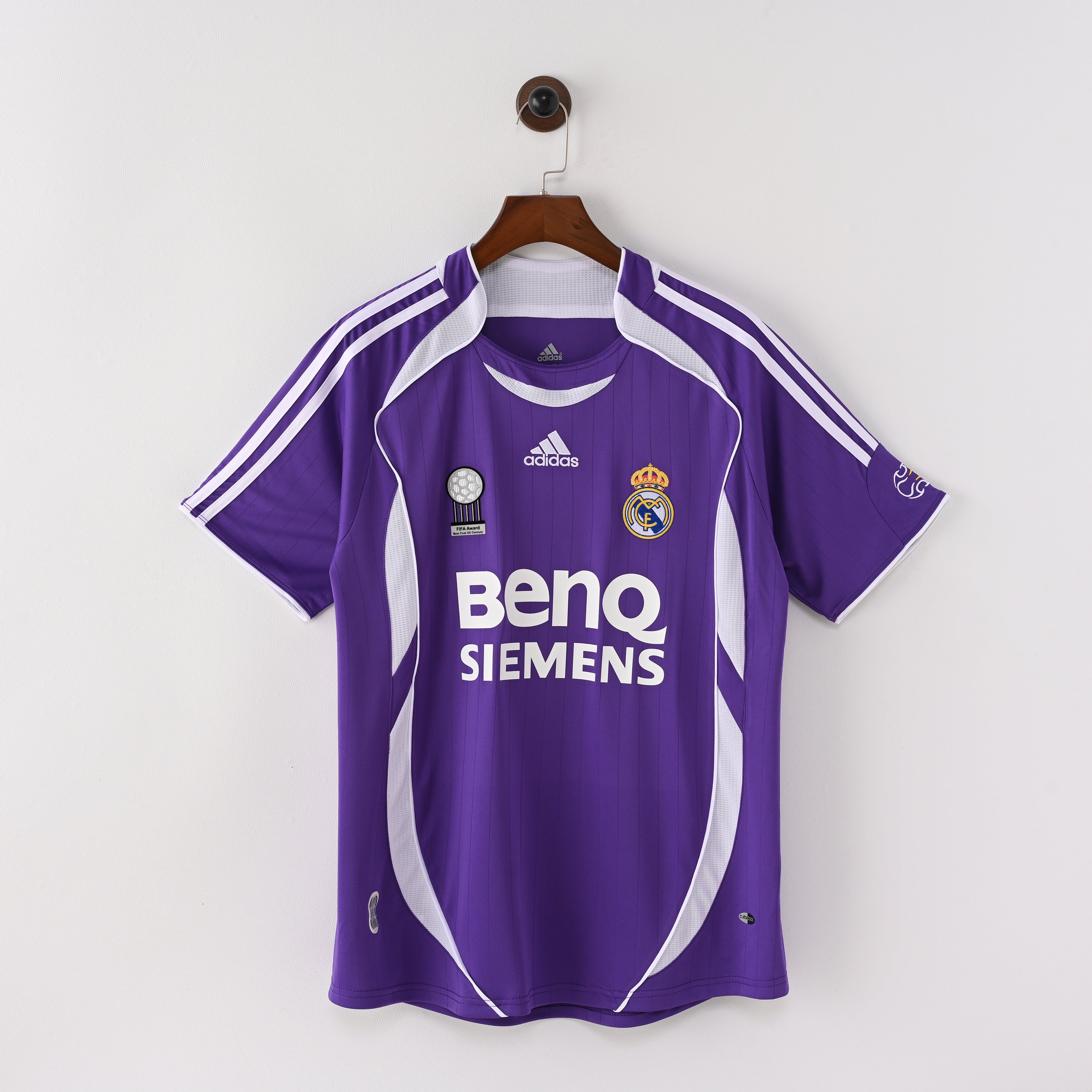 PSG 2001/02 Home Retro Football Shirt - Navy Nike classic football shirt front view