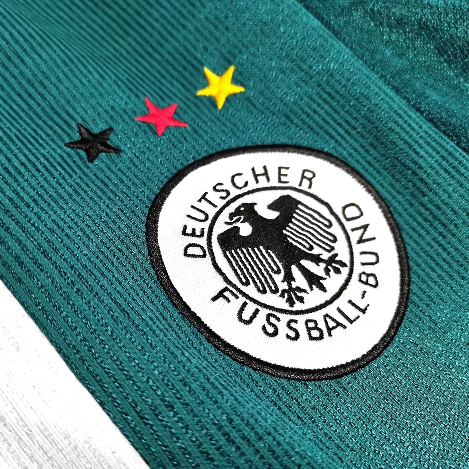 PSG 2001/02 Home Retro Football Shirt - close up details of Navy Nike retro kit