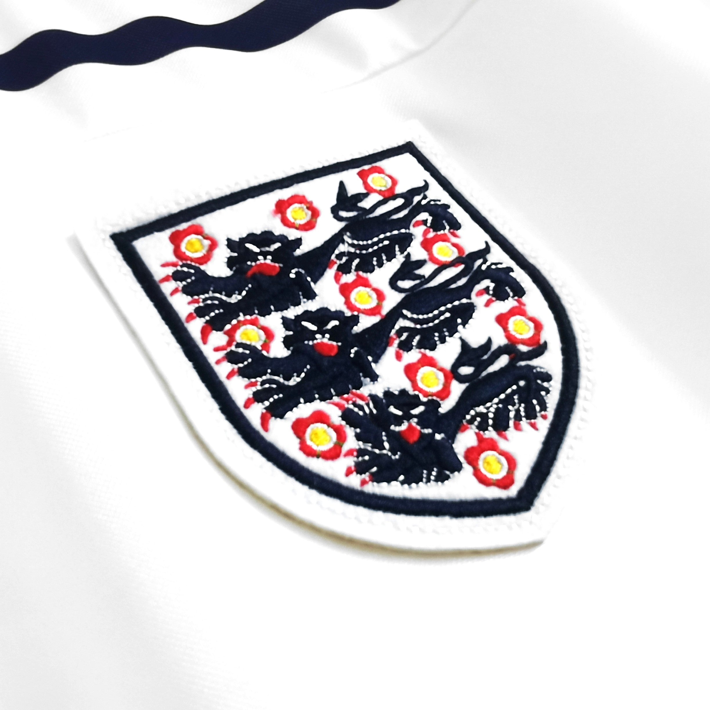 PSG 2001/02 Home Retro Football Shirt - close up details of Navy Nike retro kit