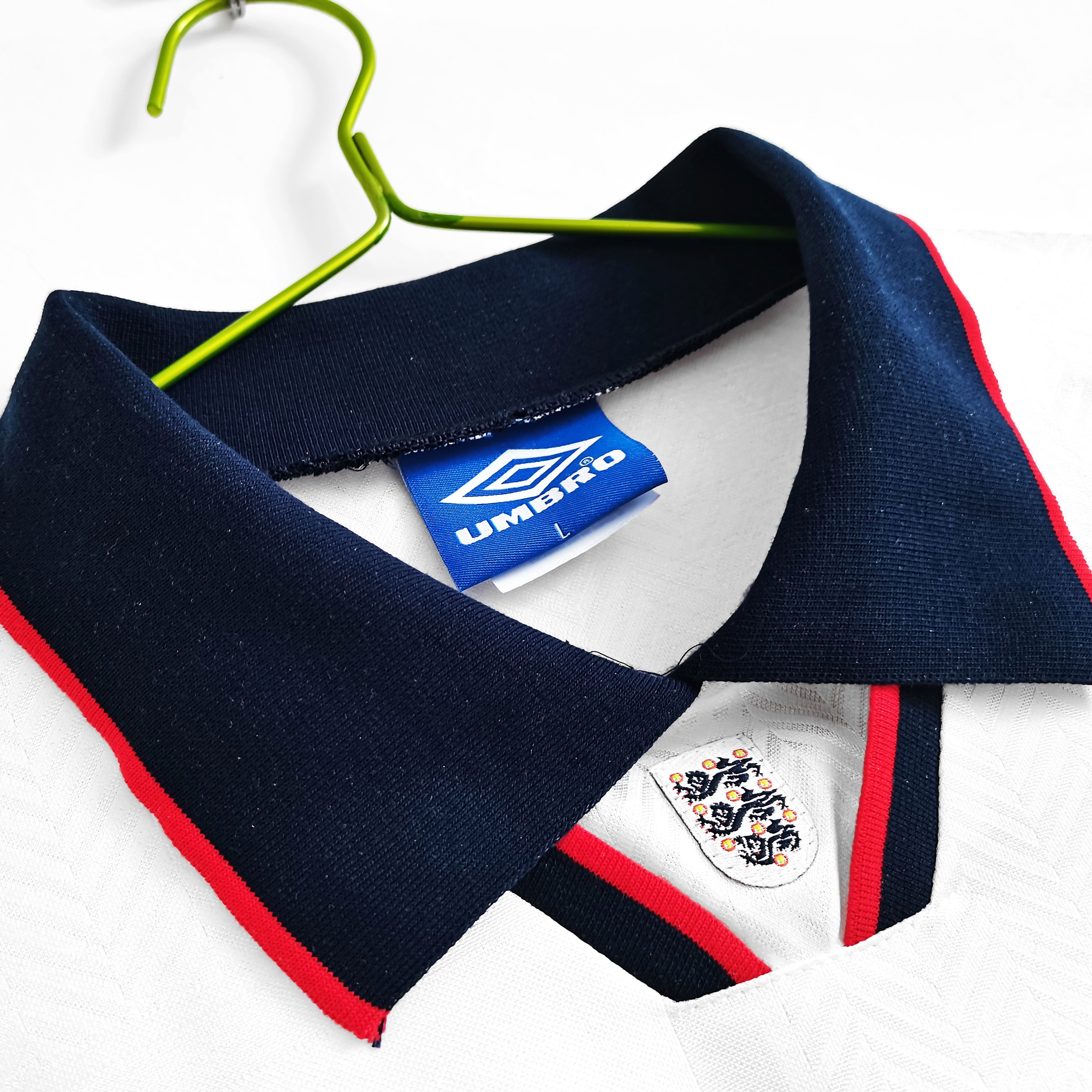 PSG 2001/02 Home Retro Football Shirt - Navy classic soccer jersey by Nike side or back view