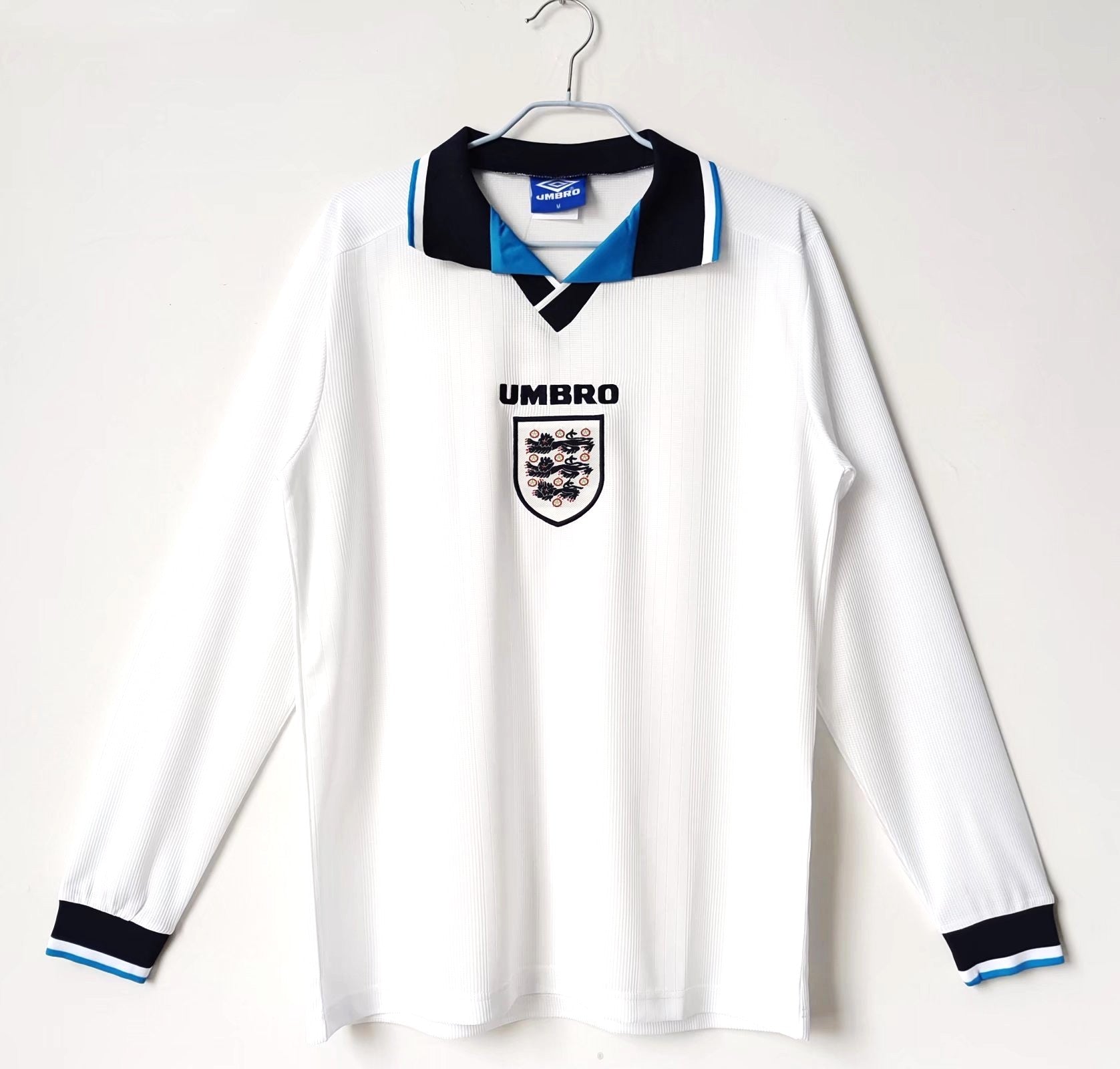 PSG 2001/02 Home Retro Football Shirt - Navy Nike classic football shirt front view
