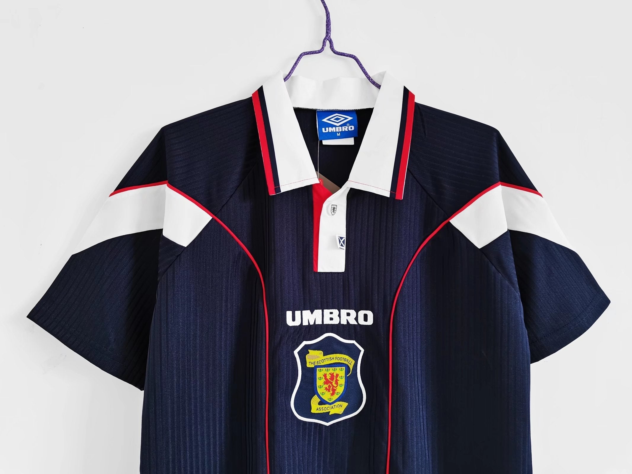 PSG 2001/02 Home Retro Football Shirt - close up details of Navy Nike retro kit