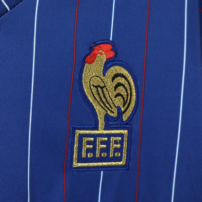 PSG 2001/02 Home Retro Football Shirt - close up details of Navy Nike retro kit