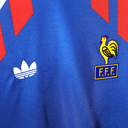 PSG 2001/02 Home Retro Football Shirt - close up details of Navy Nike retro kit