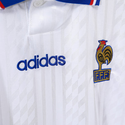 PSG 2001/02 Home Retro Football Shirt - close up details of Navy Nike retro kit