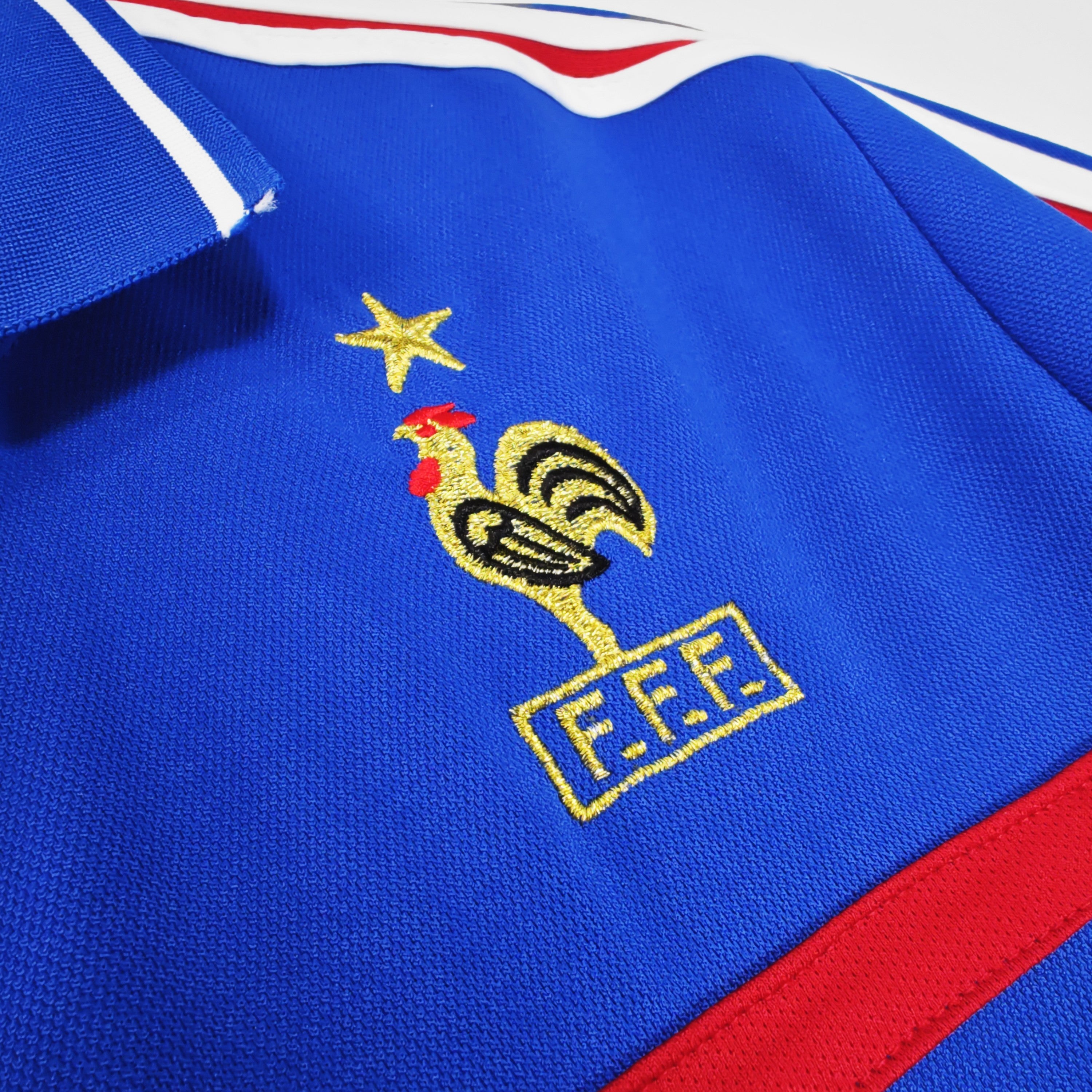 PSG 2001/02 Home Retro Football Shirt - close up details of Navy Nike retro kit