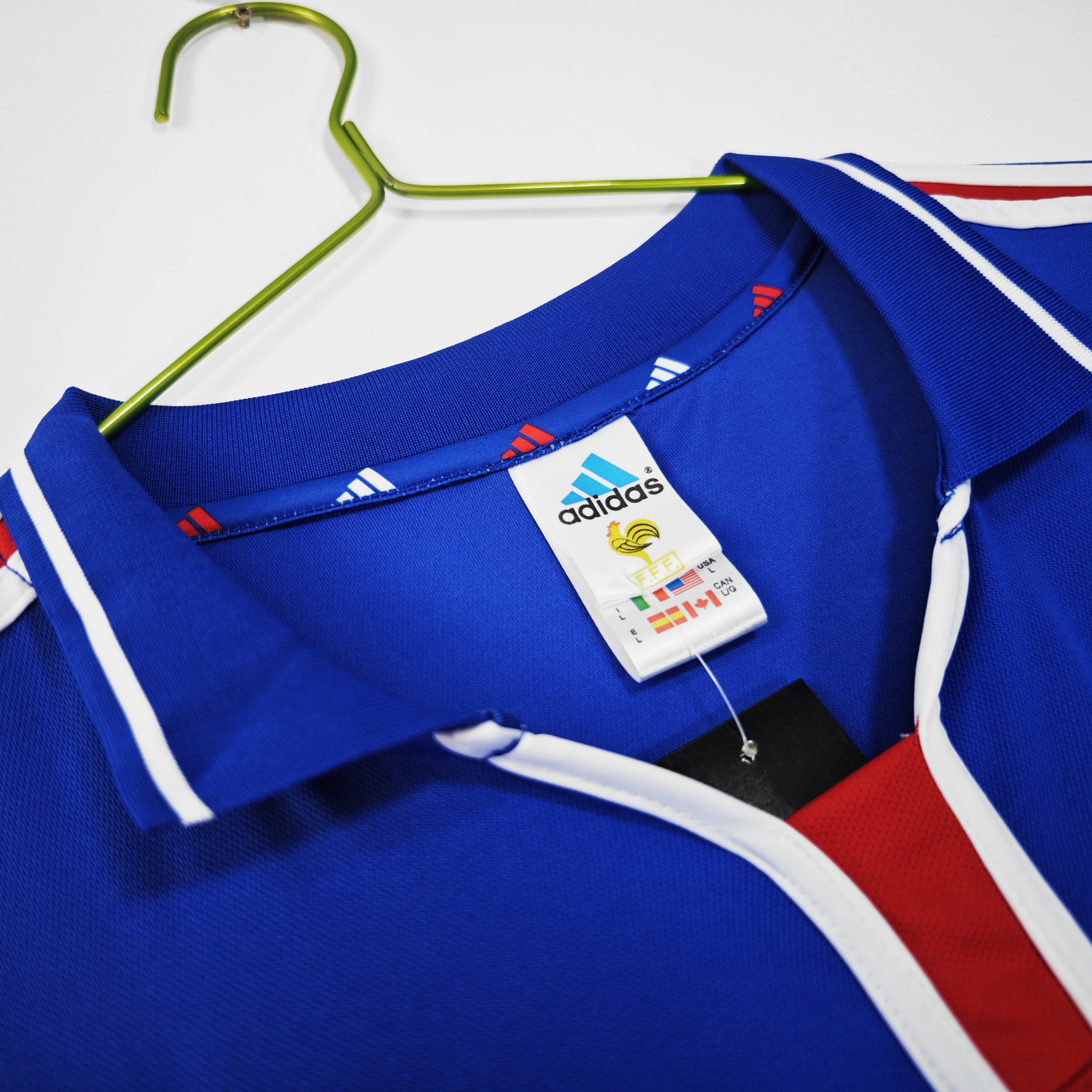 PSG 2001/02 Home Retro Football Shirt - Navy classic soccer jersey by Nike side or back view
