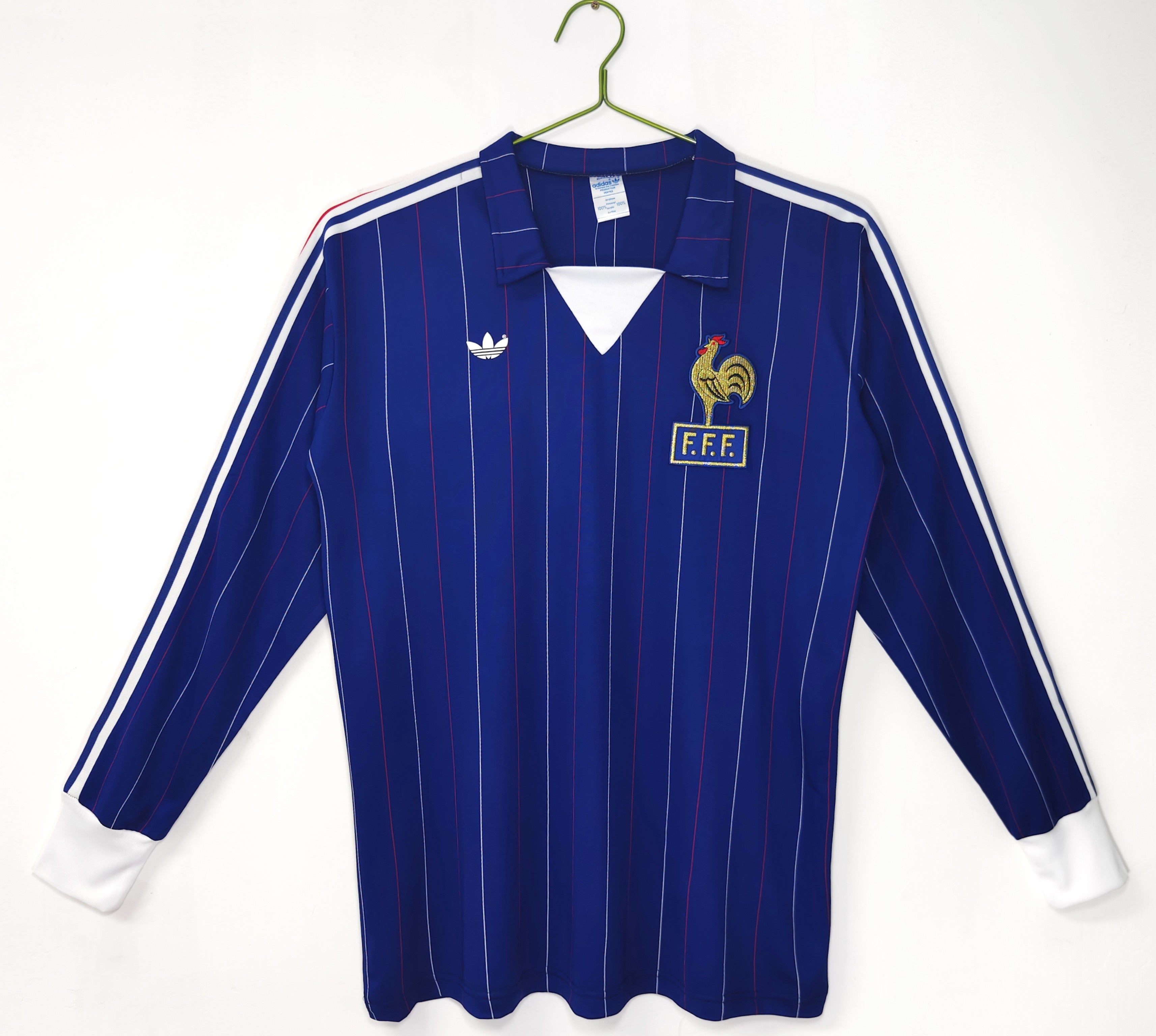 PSG 2001/02 Home Retro Football Shirt - Navy Nike classic football shirt front view
