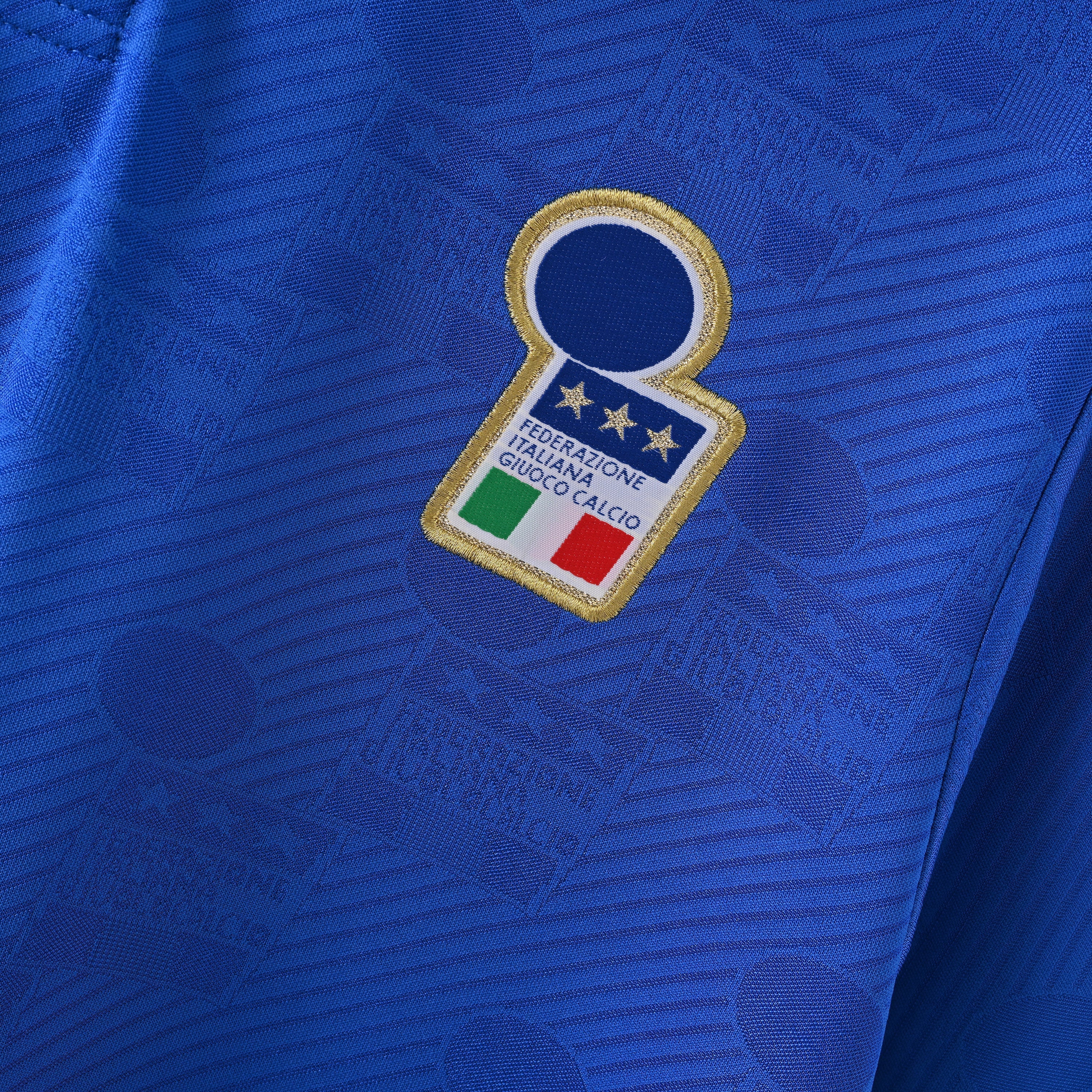 PSG 2001/02 Home Retro Football Shirt - close up details of Navy Nike retro kit