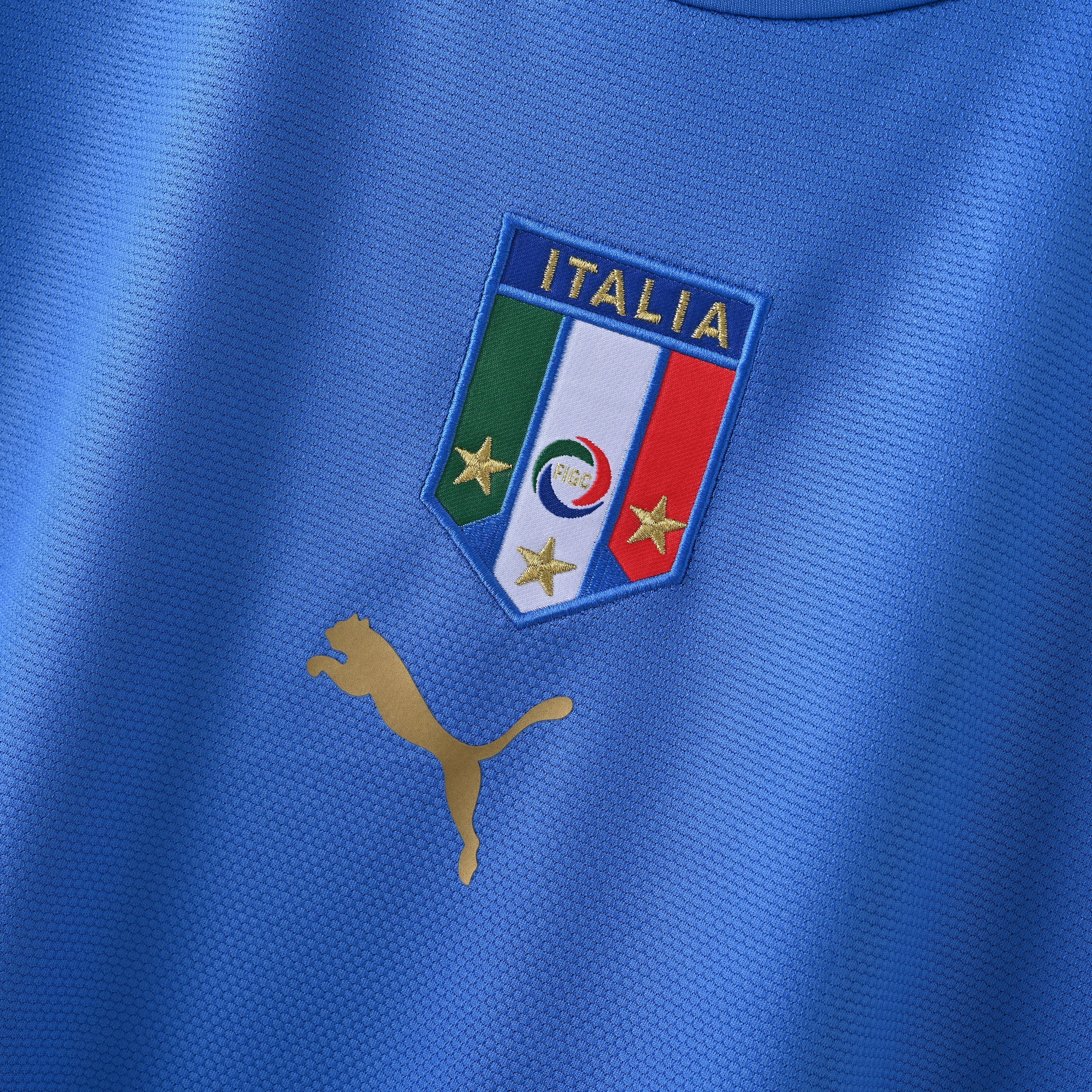 PSG 2001/02 Home Retro Football Shirt - close up details of Navy Nike retro kit