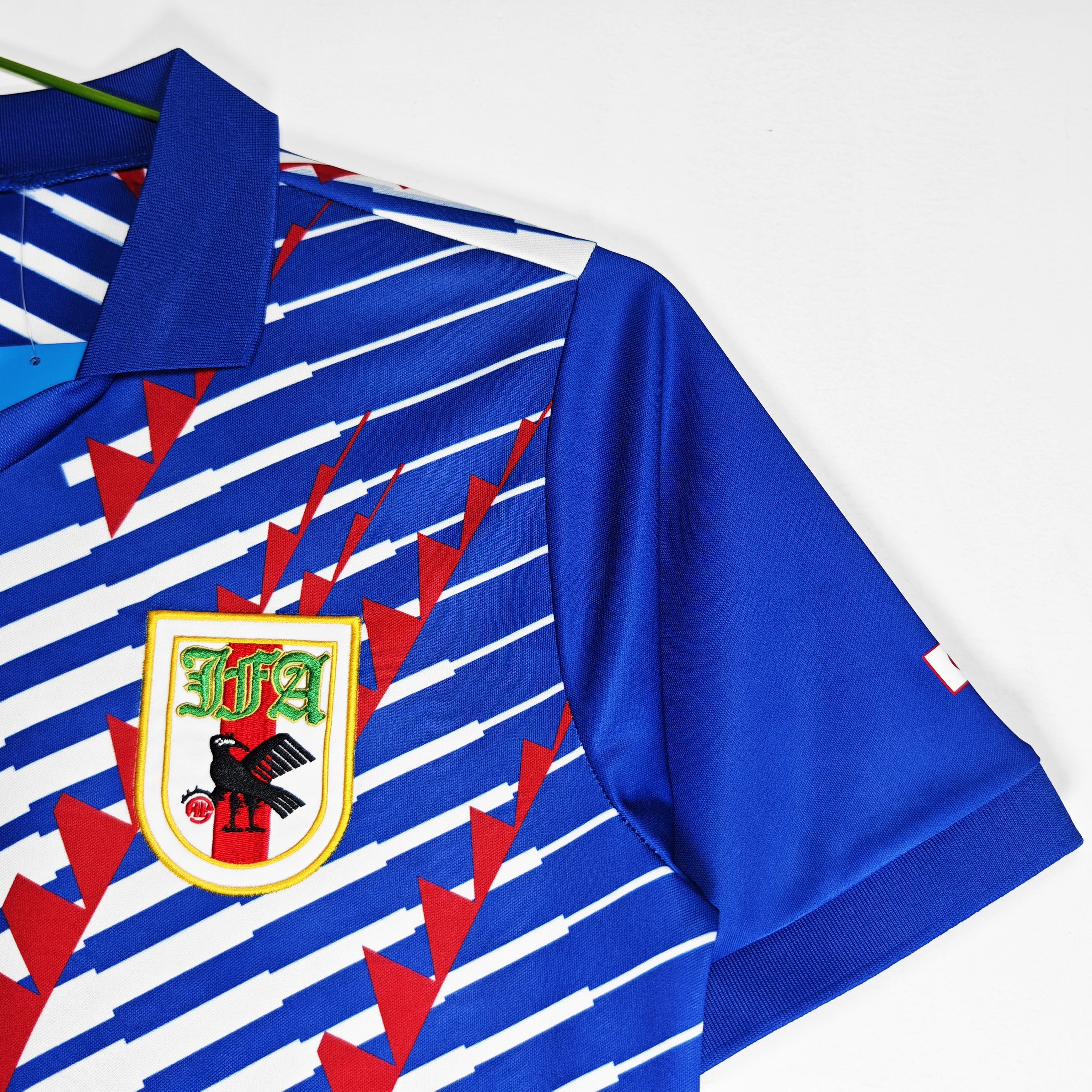 PSG 2001/02 Home Retro Football Shirt - close up details of Navy Nike retro kit