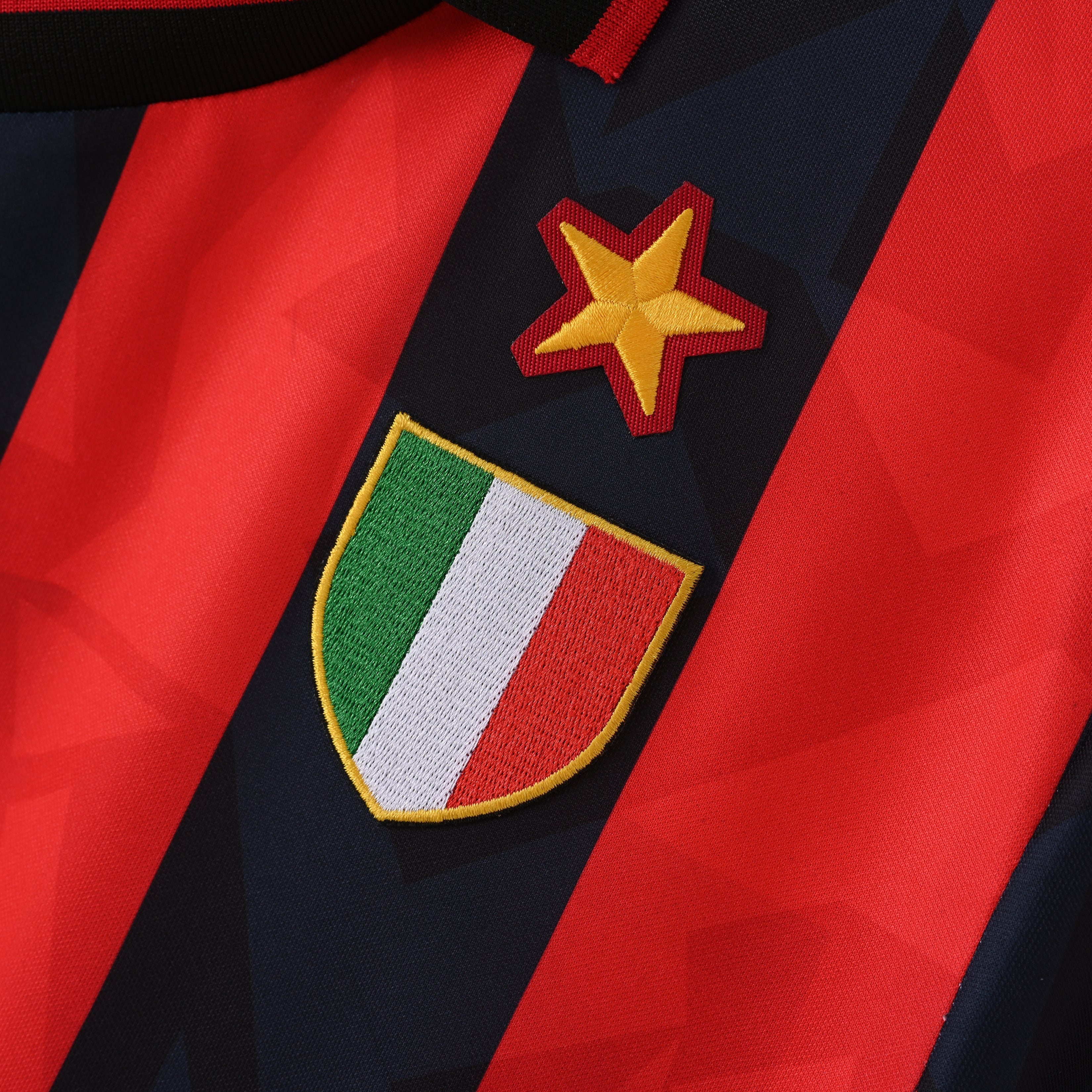 PSG 2001/02 Home Retro Football Shirt - close up details of Navy Nike retro kit
