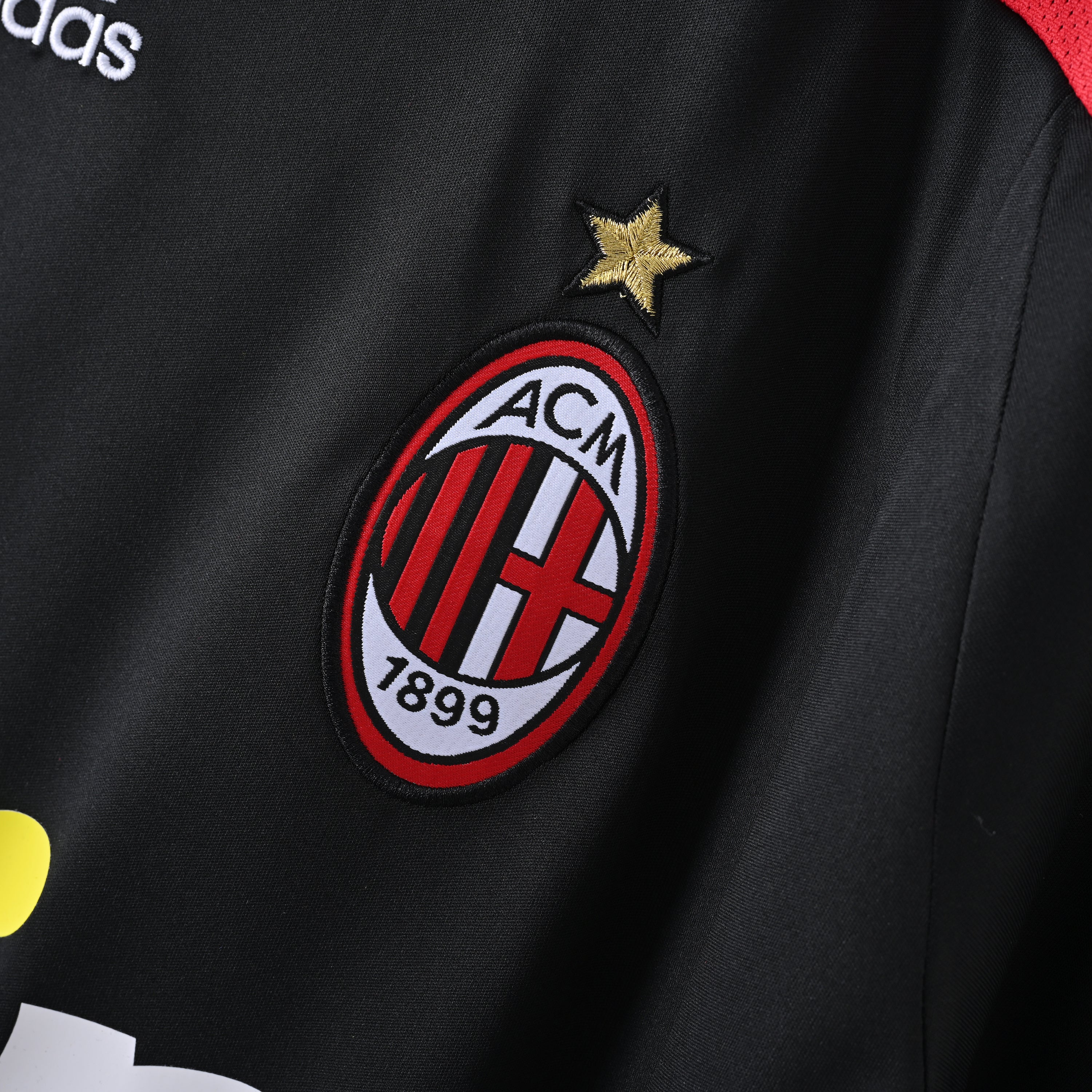 PSG 2001/02 Home Retro Football Shirt - close up details of Navy Nike retro kit